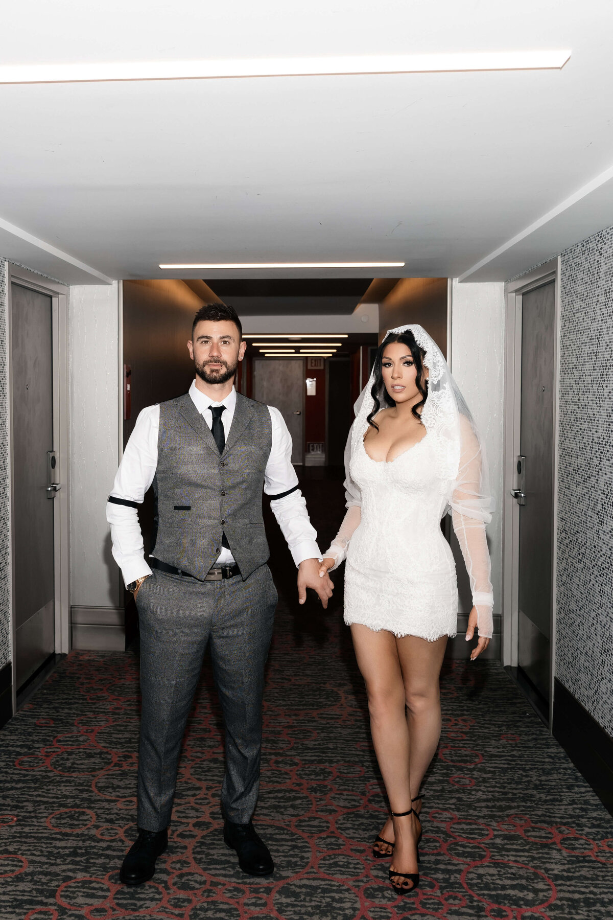 20riskyexposure_aimee-adrian_las-vegas-elopement-photography