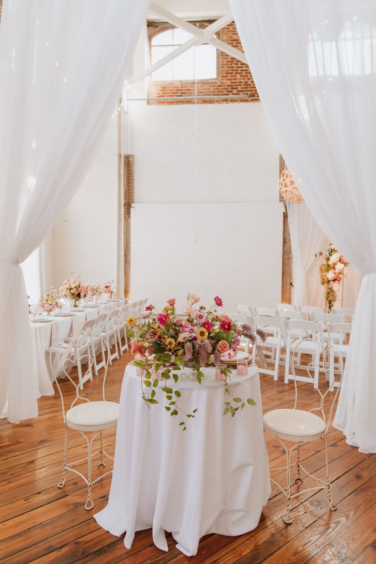 old-city-wedding-stroll-2022-15