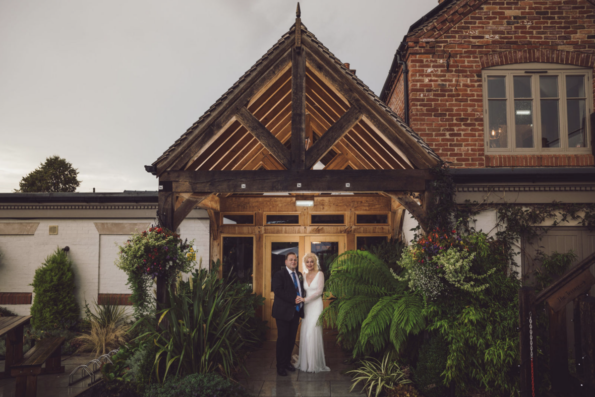 Weddings on the Terrace at the White Lion at Hankelow 7