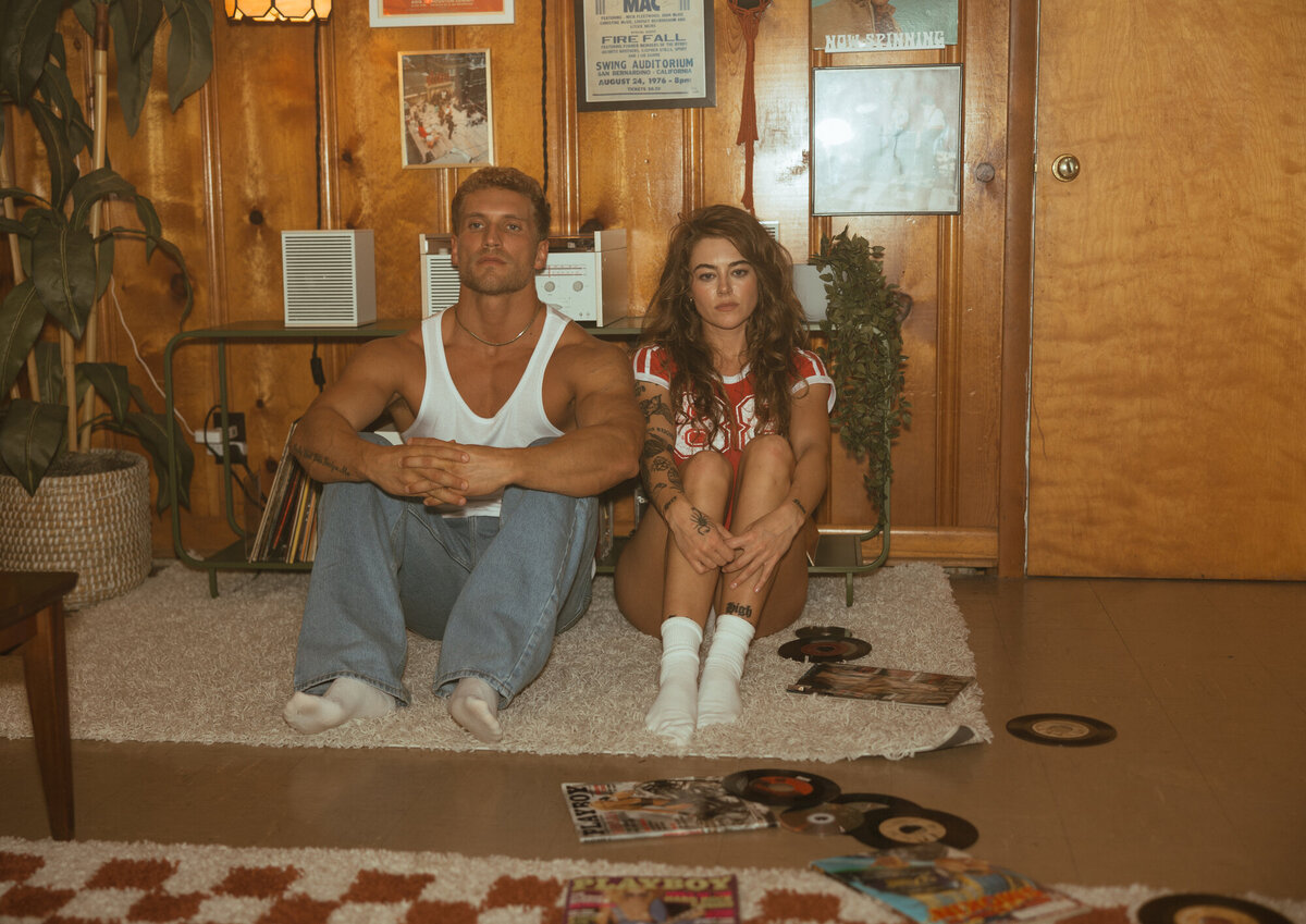 retro-film-lifestyle-couple-photoshoot-20
