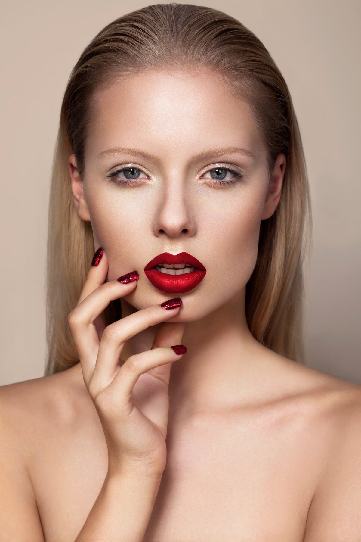 margaux-beauty-photography-photographer-red-pink-lips-blonde-make-up-campaign-london-ruth-rose-3