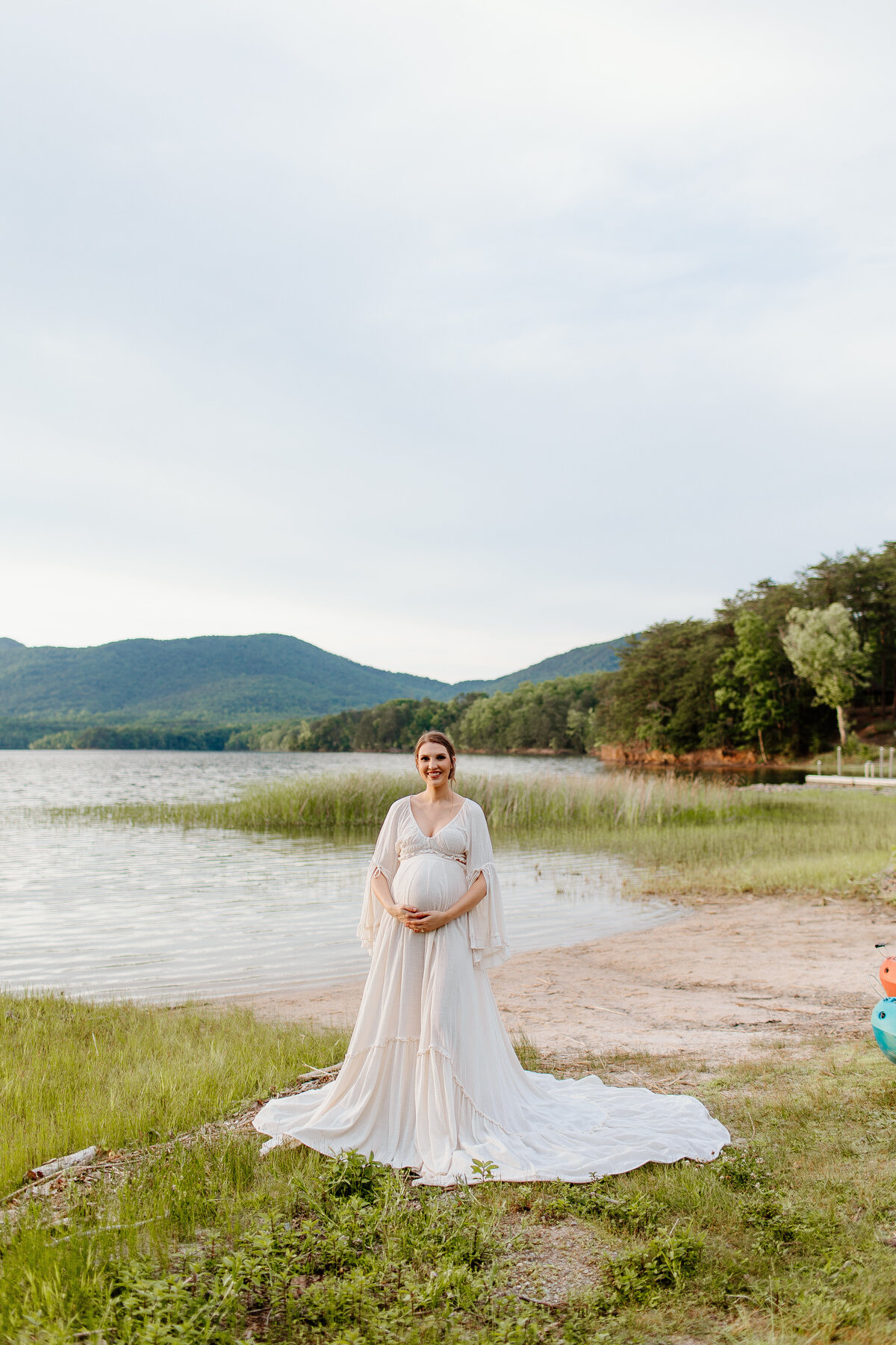 Documentary-Maternity-Session-at-Carvins-Cove-RJ-102