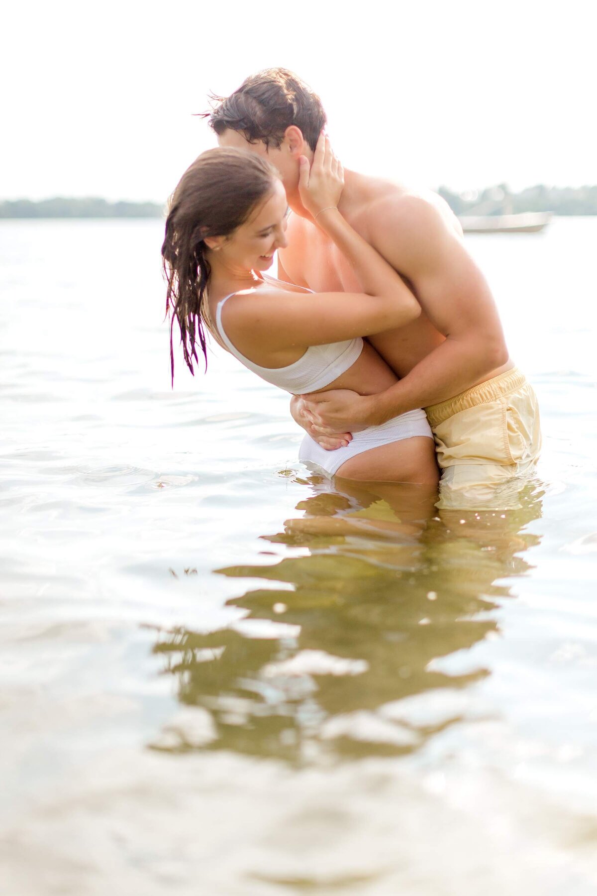 MN-best-photographer-wedding-engagement-near-me-alexandra-robyn-beach-engagement_0068