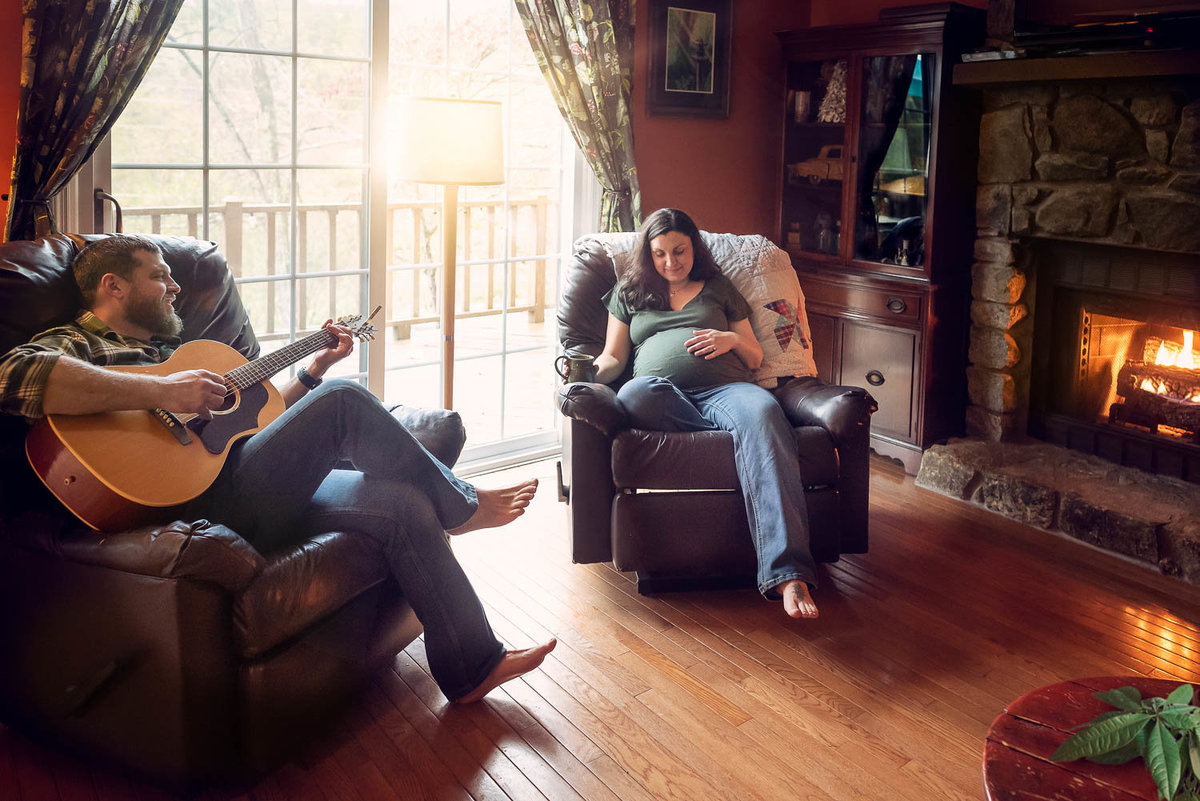 winter home maternity session  (1 of 1)