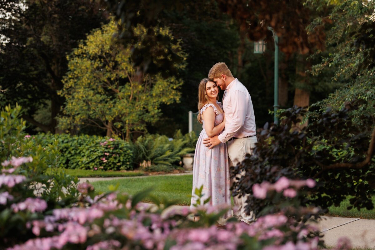 31-kellogg-manor-house-grand-rapids-engagement