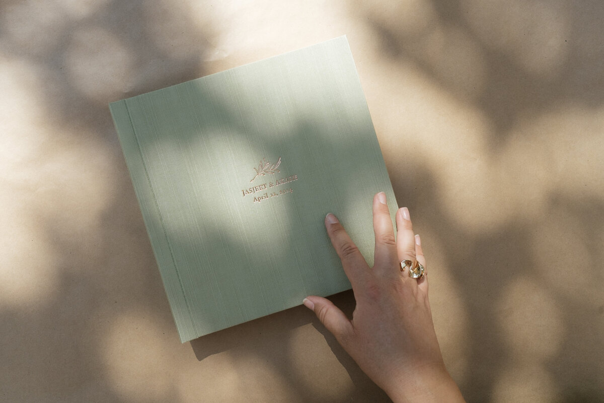 Danielle-Aisling_Wedding_Albums-13