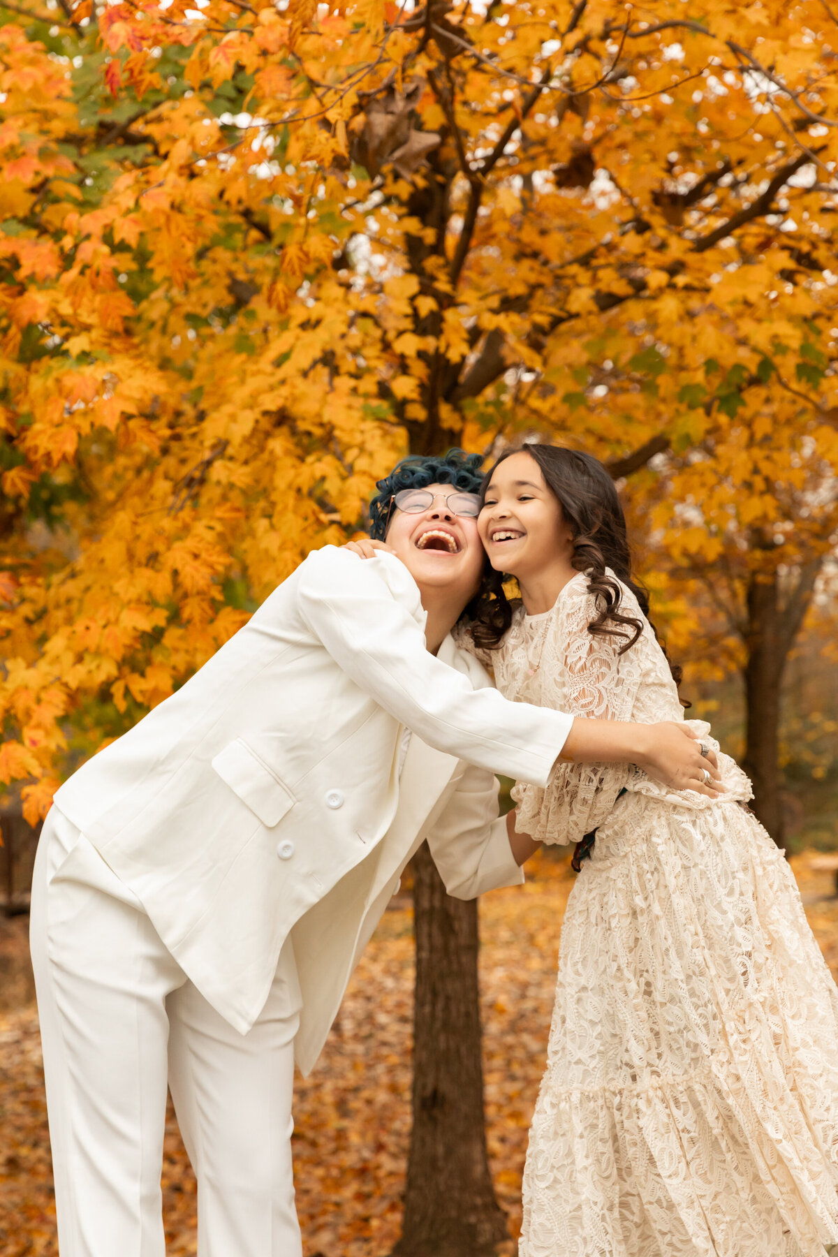 fall-colors-siblings-laughing