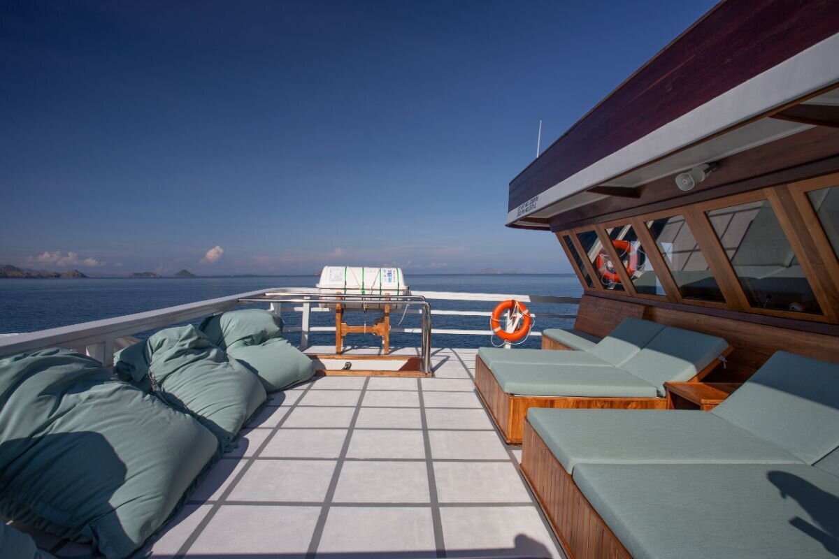 Harmoni Luxury Indonesia Yacht Charter - s15