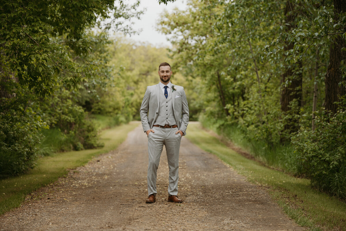 groom portrait on wedding day