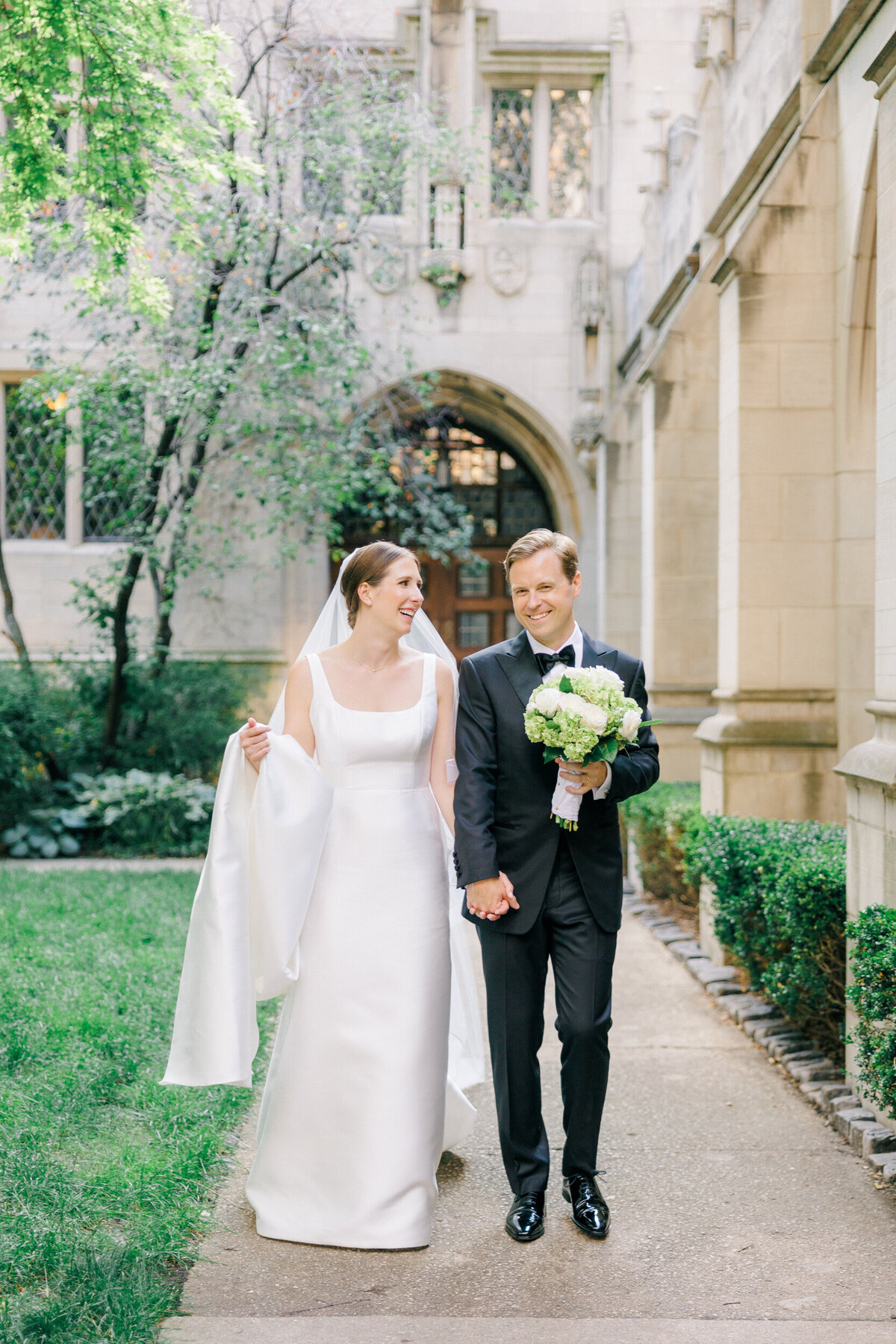 Lexi Benjamin Photography_Reynolds Chicago History Museum Wedding_07.06.24-171
