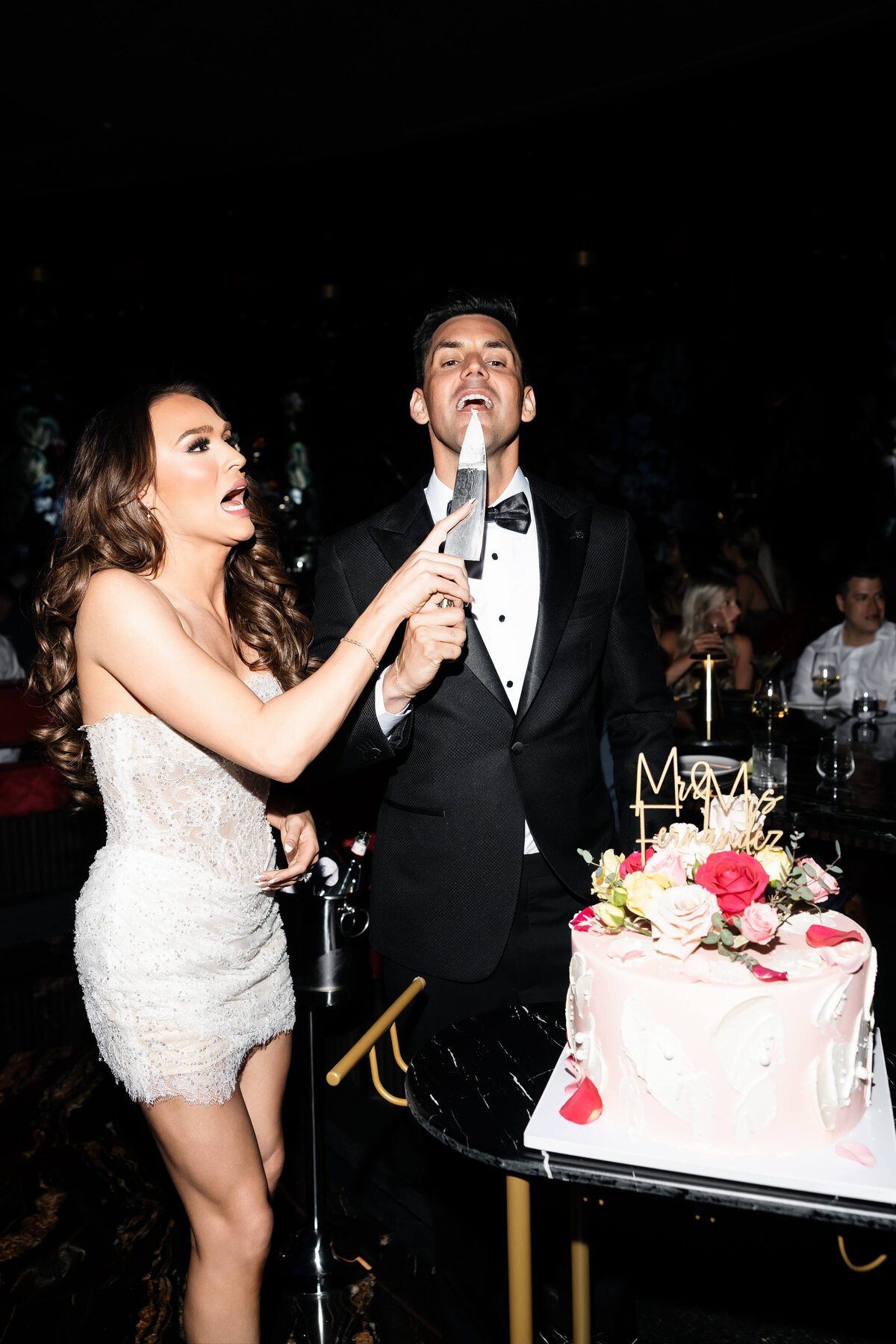 107riskyexposure_alexis-tyler_las-vegas-elopement-photography