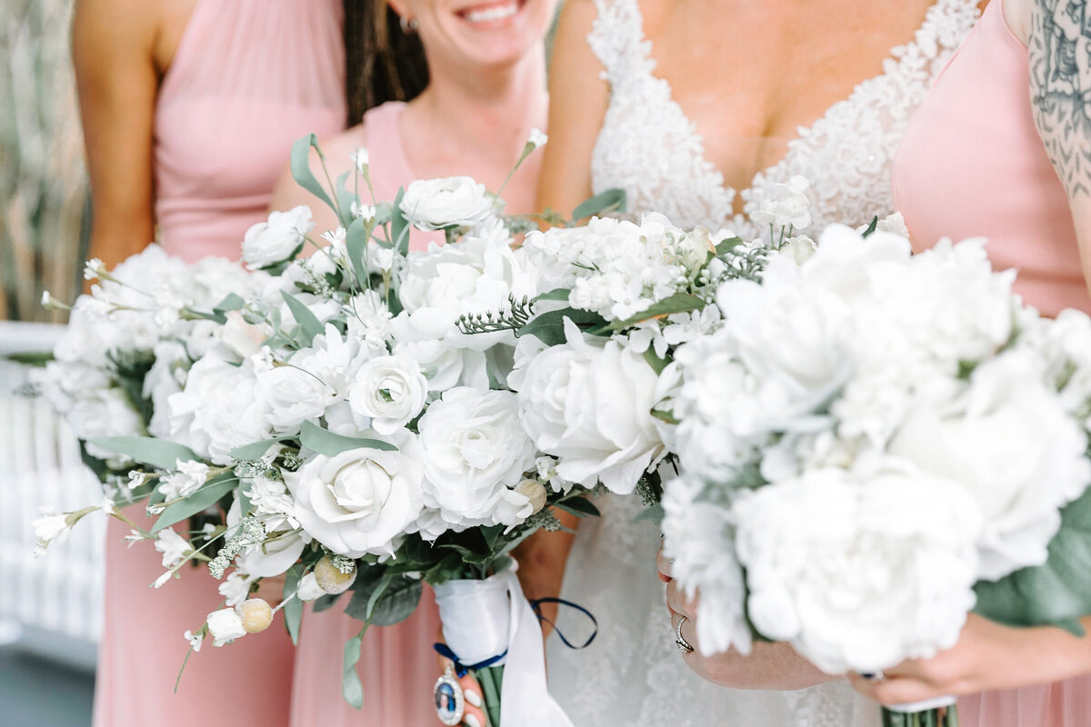 charleston wedding photographers old wide awake wedding elegant white bouquets with greenery