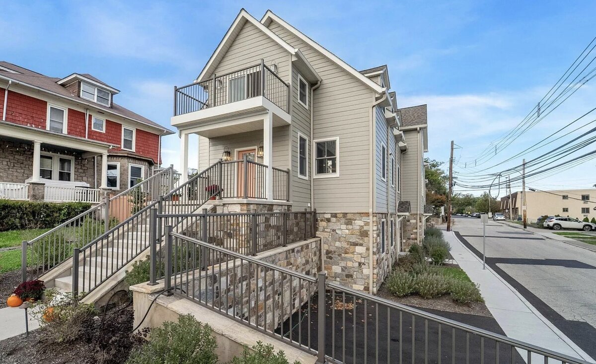 Kelly DeTommaso Elegant Transitions Ambler Unit A - Exterior 2