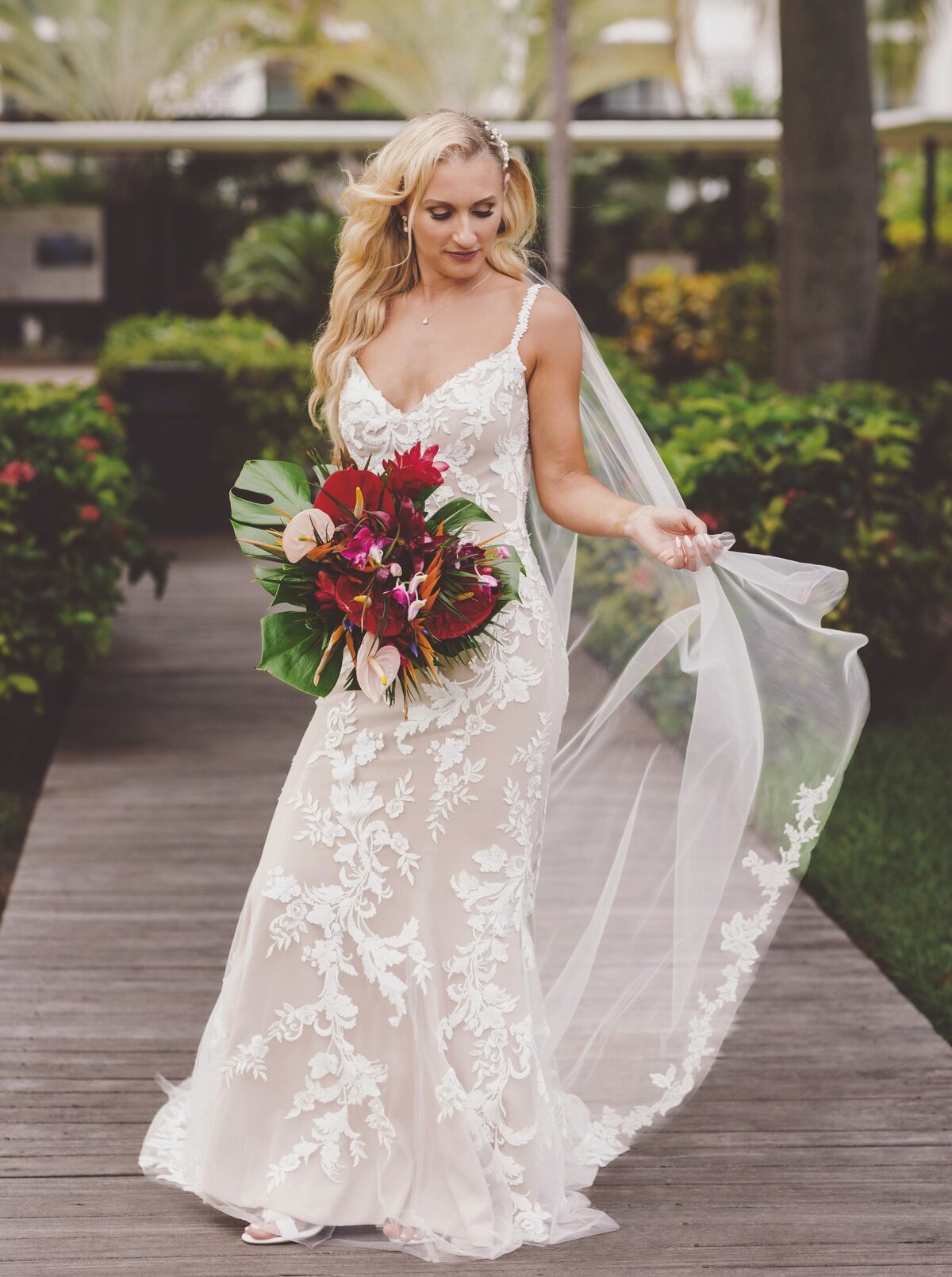 Editorial portrait of bride before wedding in Cancun