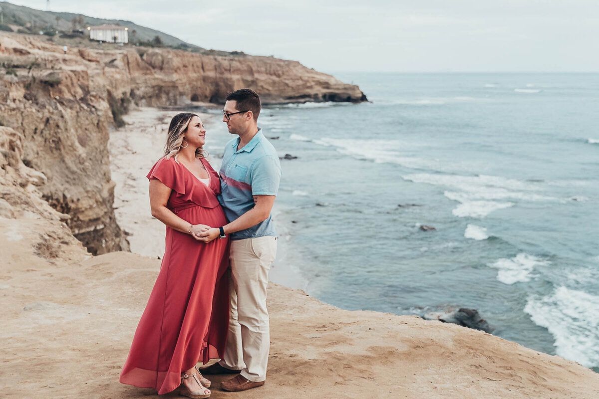 San Diego Maternity Photographer SUnset Cliffs Point Loma Christine Dammann -4