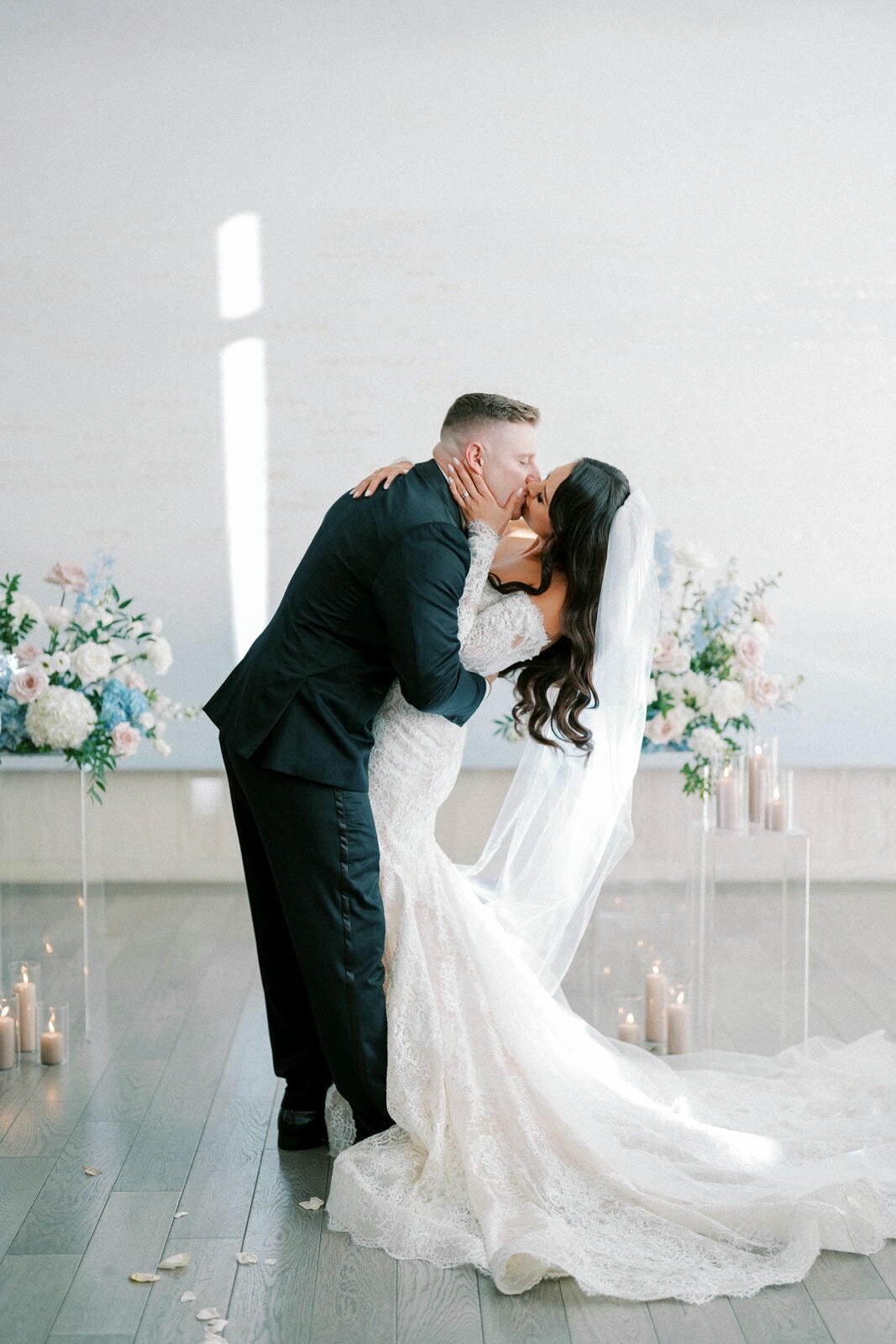 W9-Wedding-Photos-The-Pearle-Burlington-Lake-Ontario-Stephen-and-Oksana-2024-09-29-2500px-1144