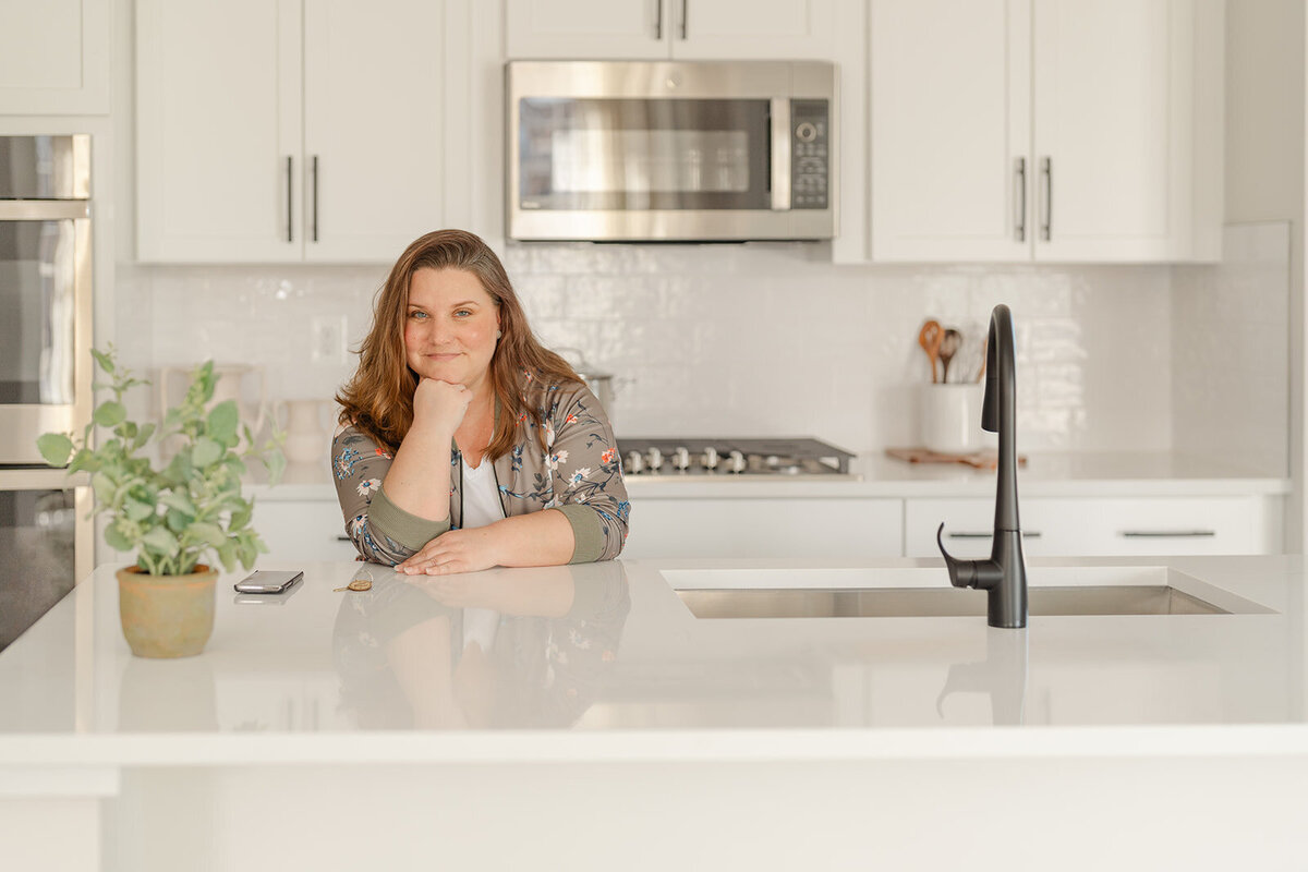 lifestyle picture of a business owner taken by a Northern Virginia branding photographer
