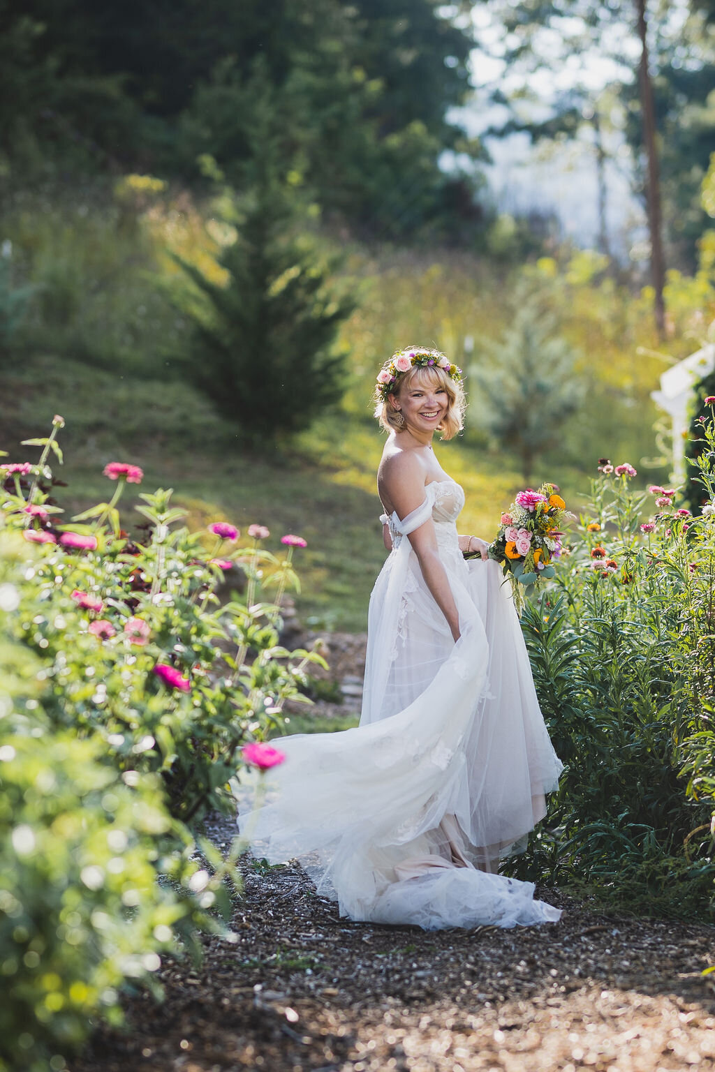 asheville-micro-wedding-venue-blue-ridge-mountains-00002