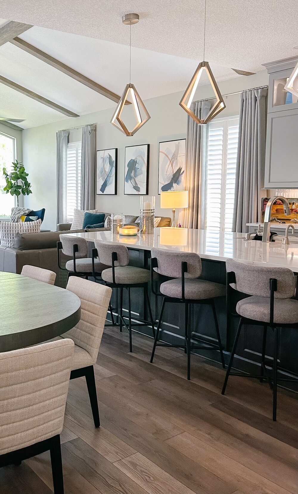 sally-barton-interiors-interior-designer-kitchen-island-tampa-florida