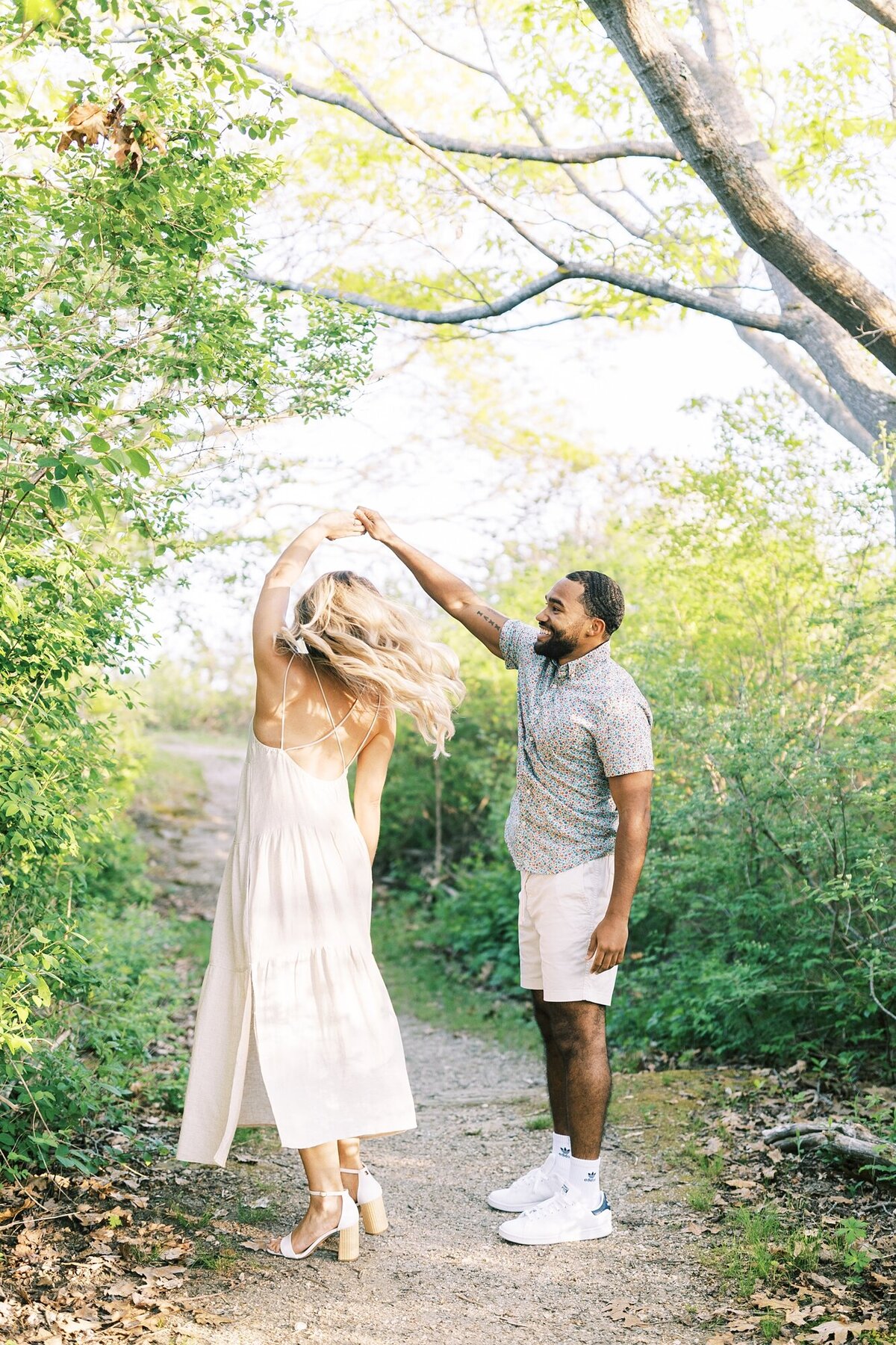 Kettle-Cove-Spring-Maine-Beach-Engagement-Photography_0004