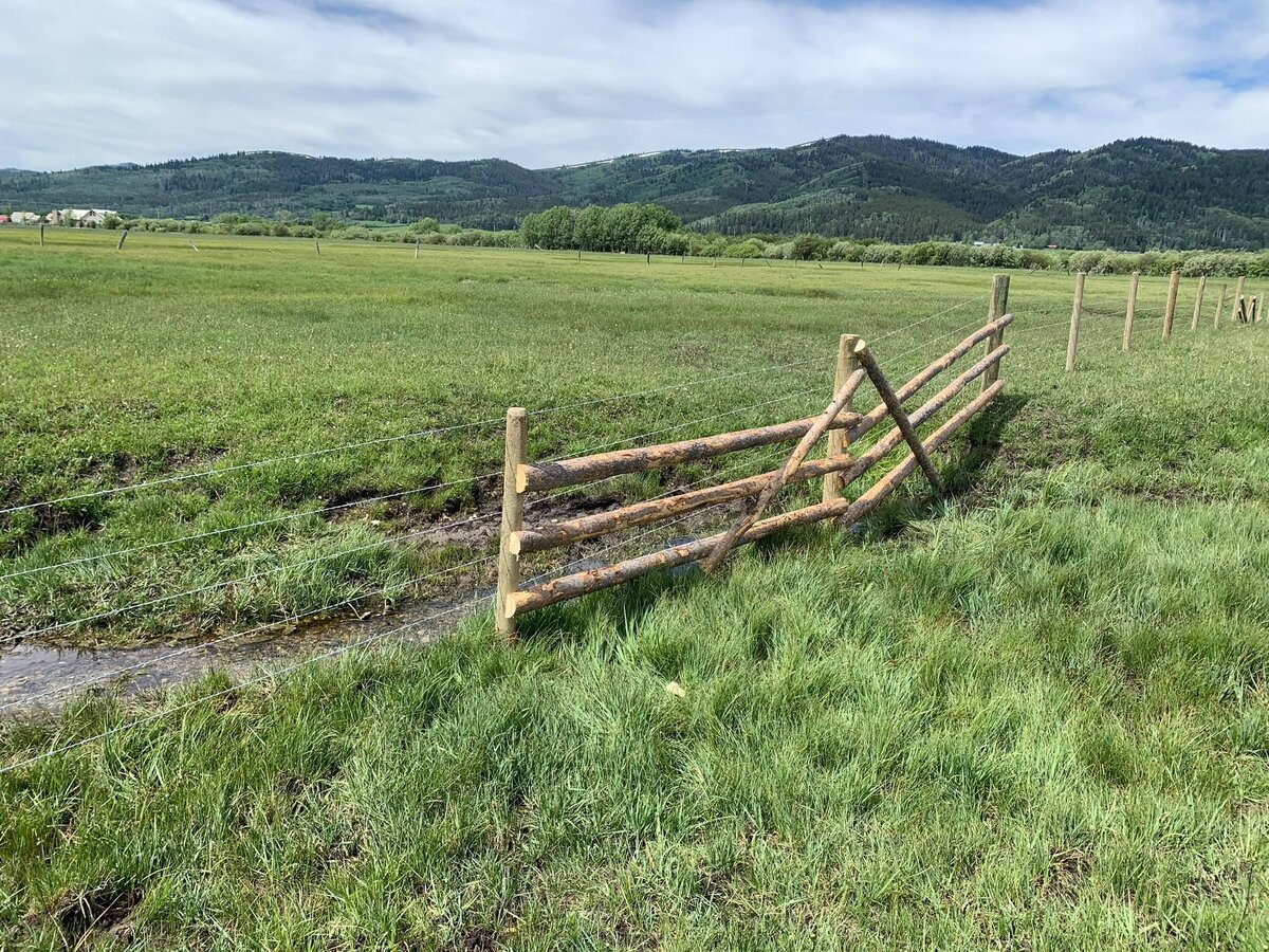 horse-pasture-fence-5