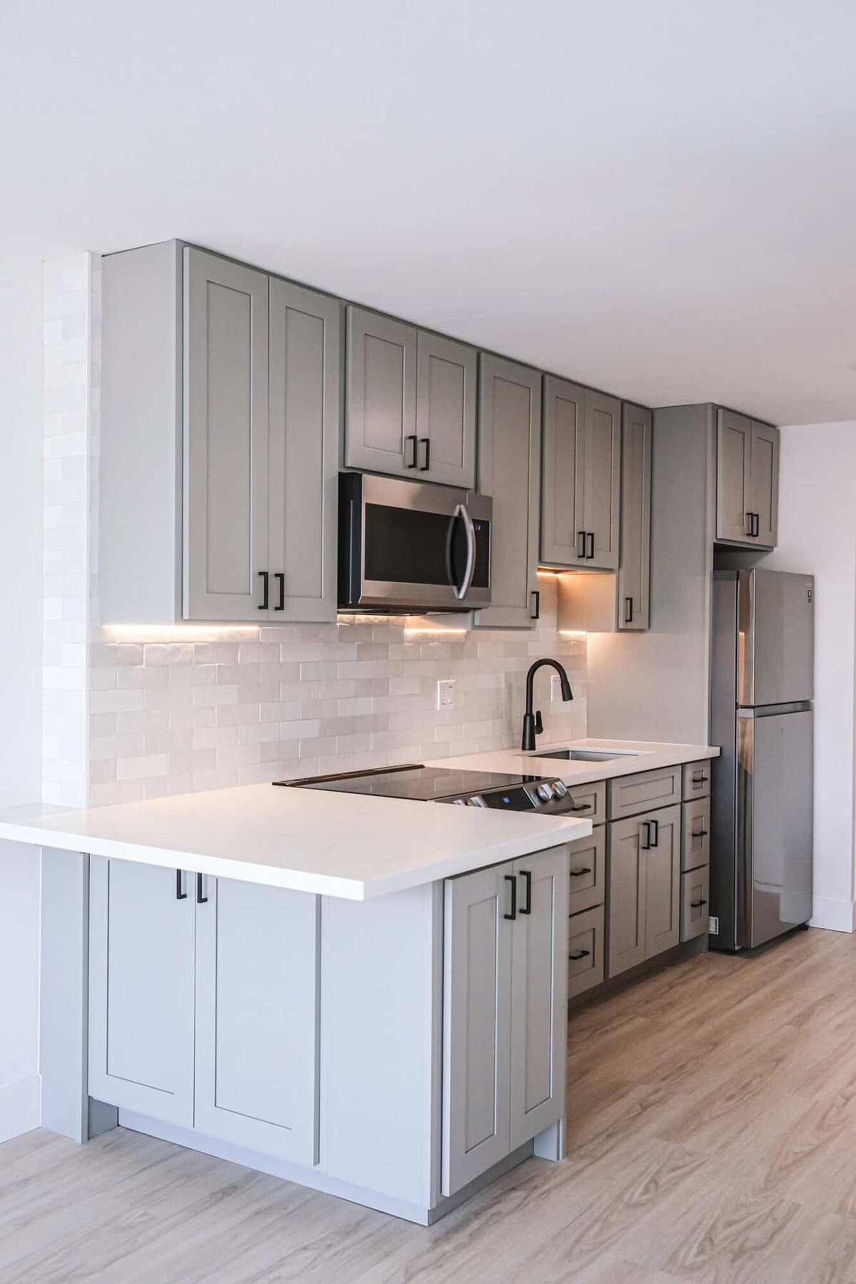 modern-kitchen-remodel-oahu