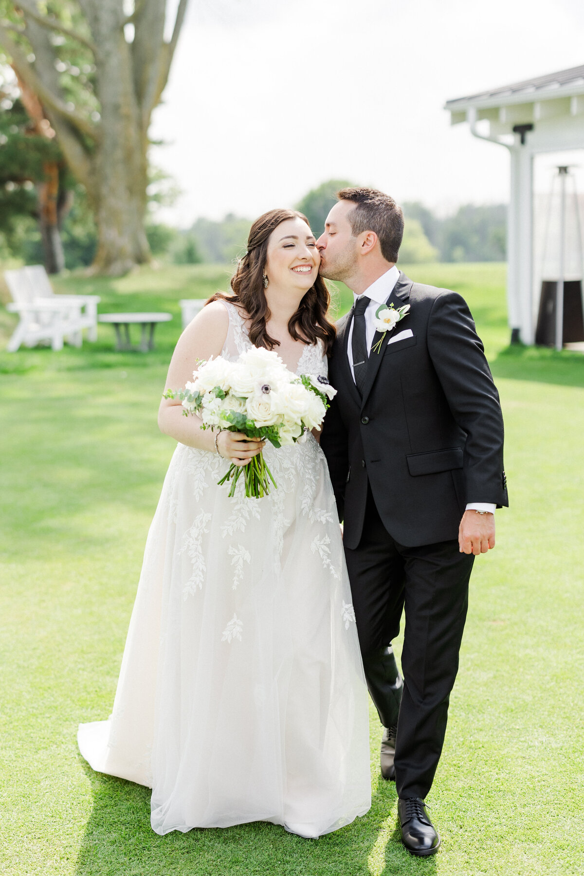 30_couple_at_the_carriage_house_club_lac_la_belle