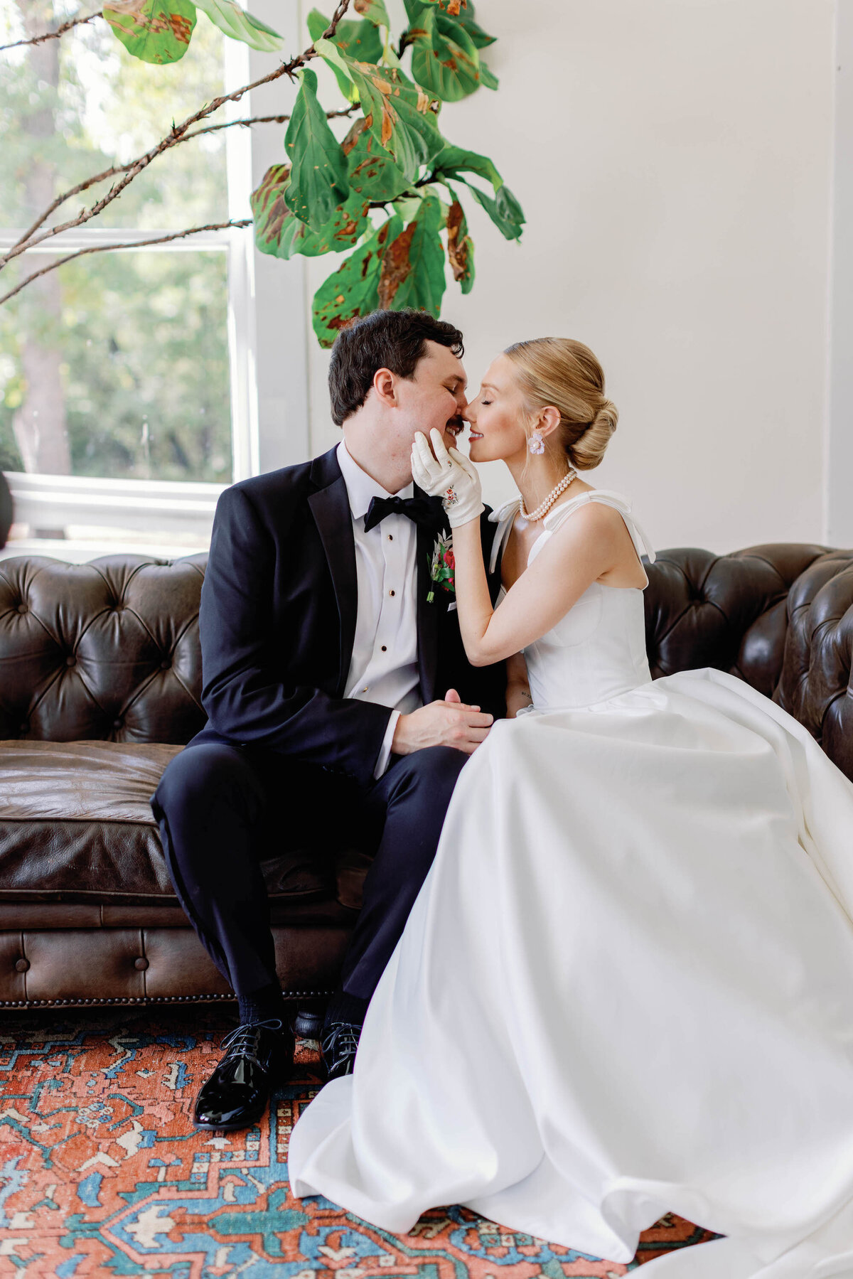 bride-and-groom-photos-at-the-grand-lady-texas-4
