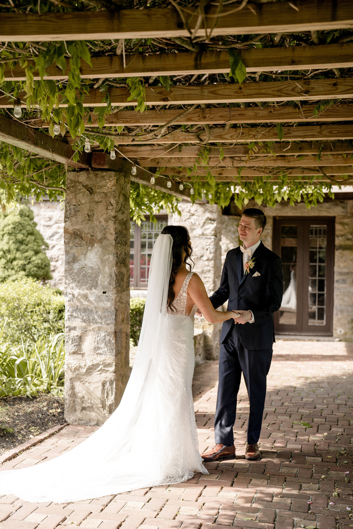 bride-and-groom-first-look-saint-clements-castle