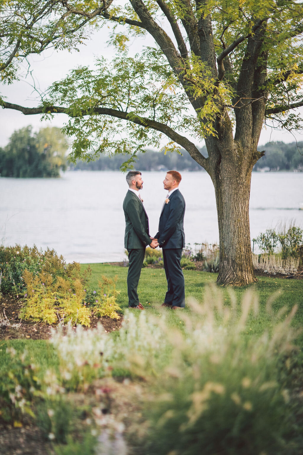 Lake House  Canandaigua Wedding Couple Moment_Verve Event Co (2)