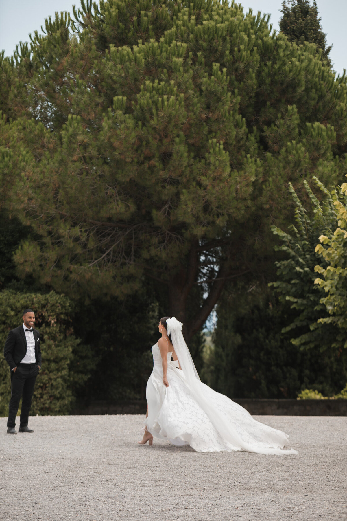 California based wedding photographer shooting weddings in destinations like France, Italy and Spain.