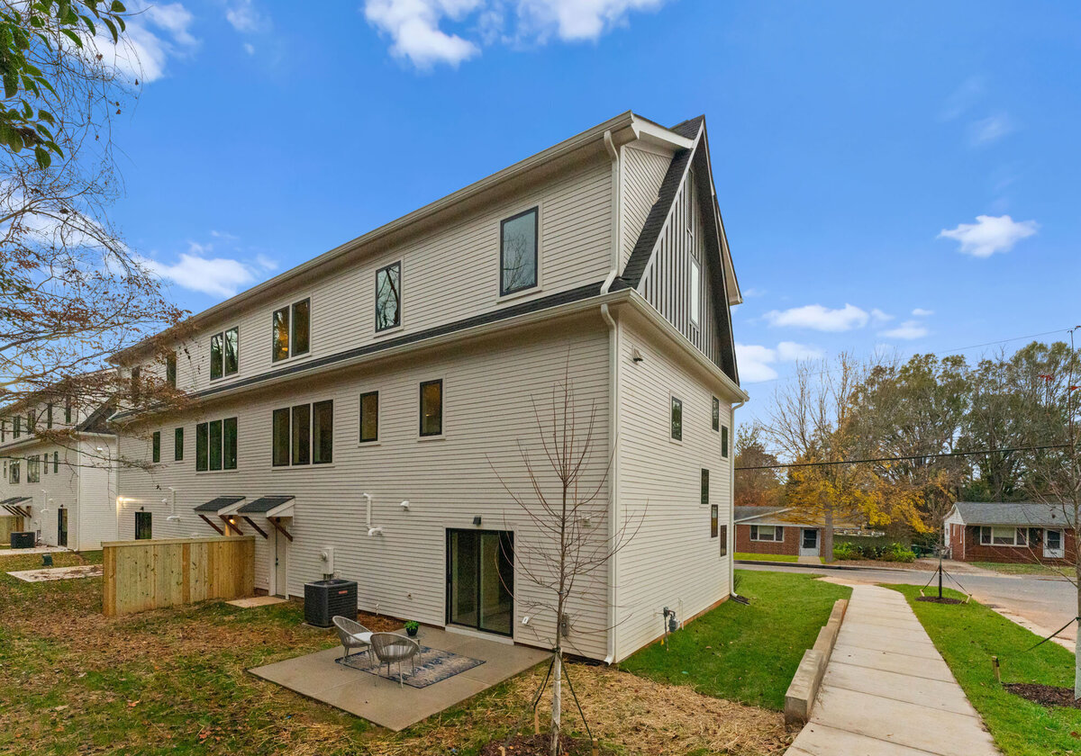 Hilliard Dr_Ext-03