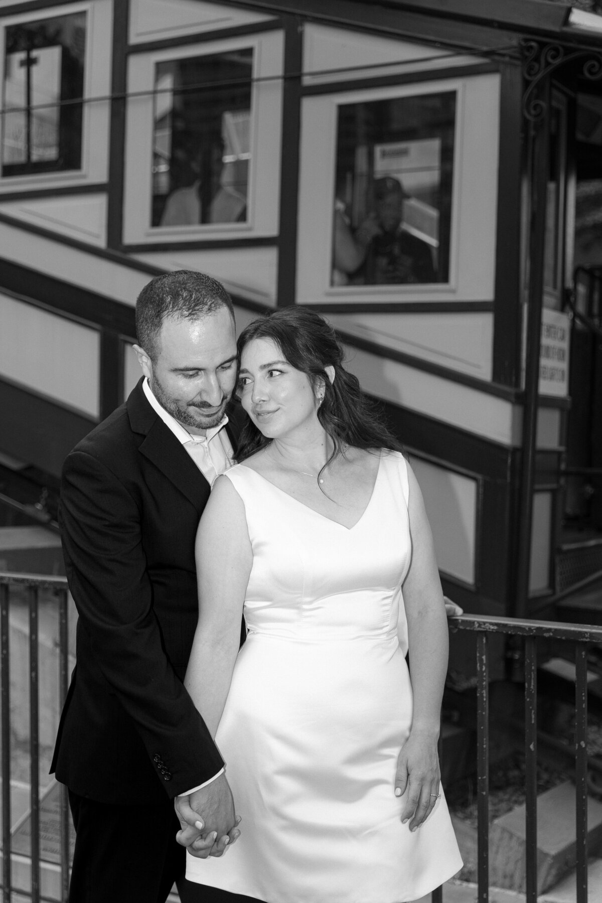 dowtown-los-angeles-Engagement-photos-5-adrian-mayra