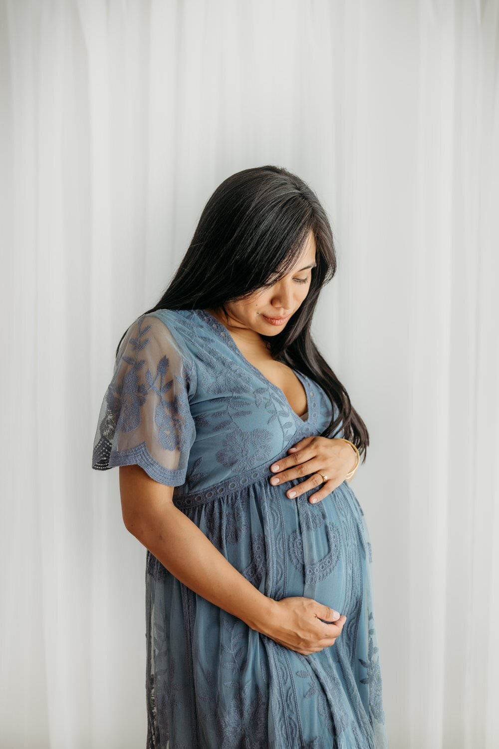 mom-blue-maternity-dress-studio