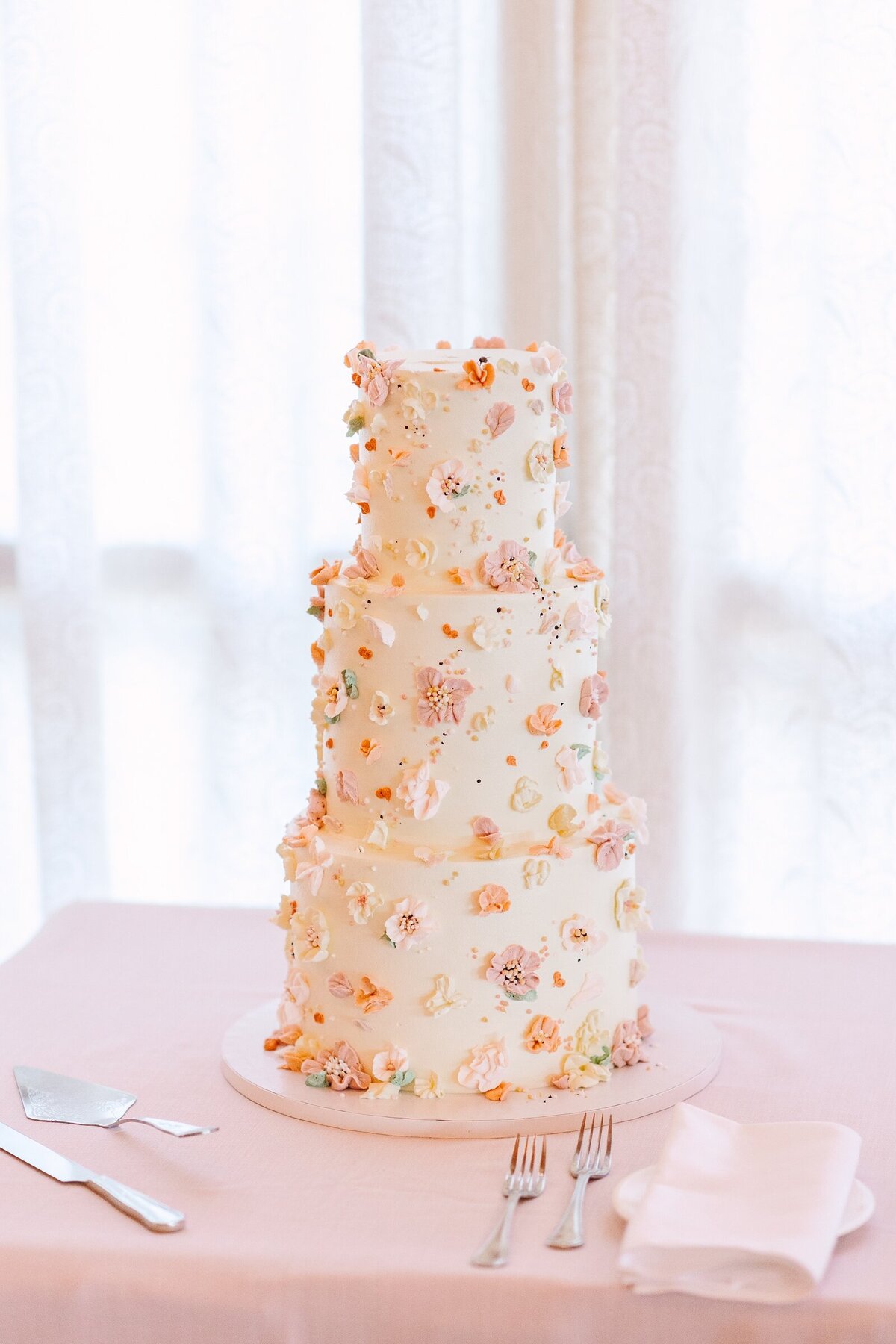 Vibrant_Palm_Springs_Inspired_Red_Barn_at_Outlook_Farm_Summer_Photography_Maine_Wedding_Photographer_0071