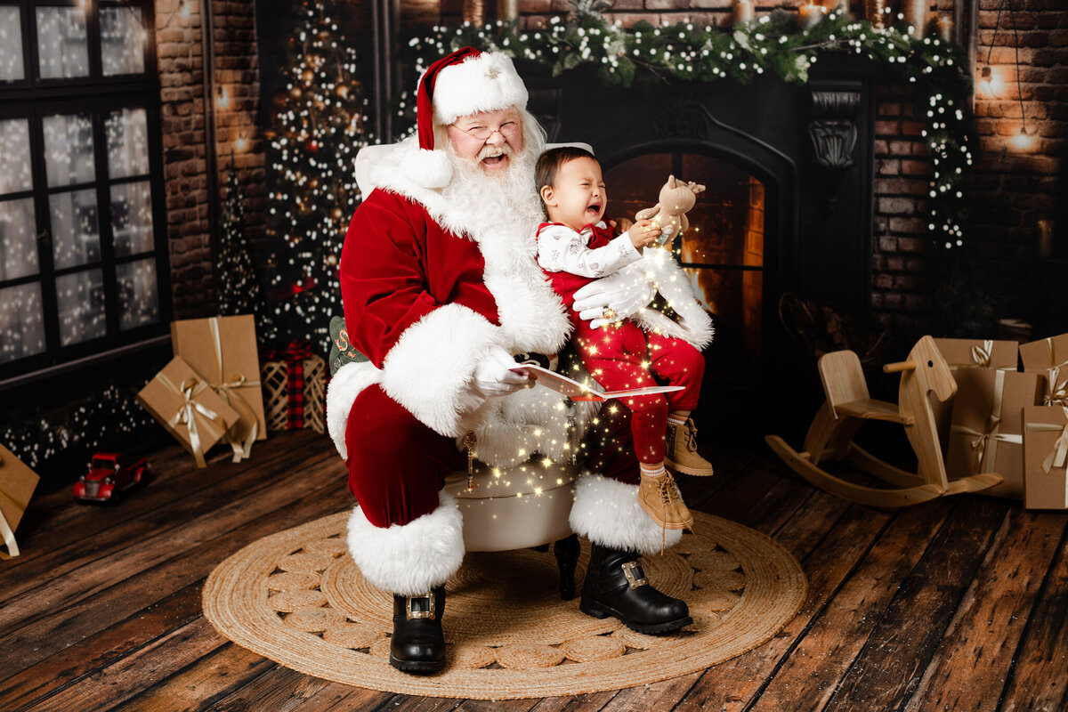 Best NWA holiday photographer, holiday portraits near me, Northwest Arkansas holiday photography, NW Arkansas holiday photos, NWA santa photos