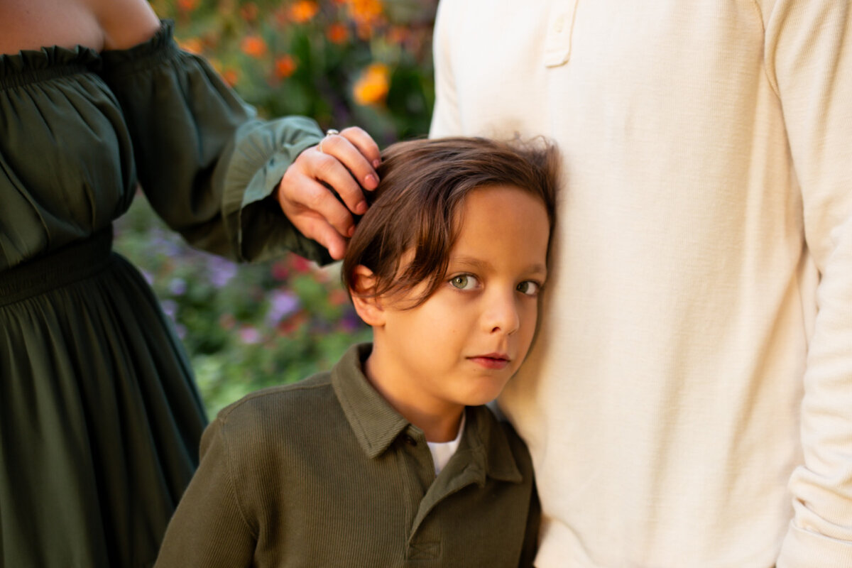 family-session-outdoors-alley-pond-park-ny