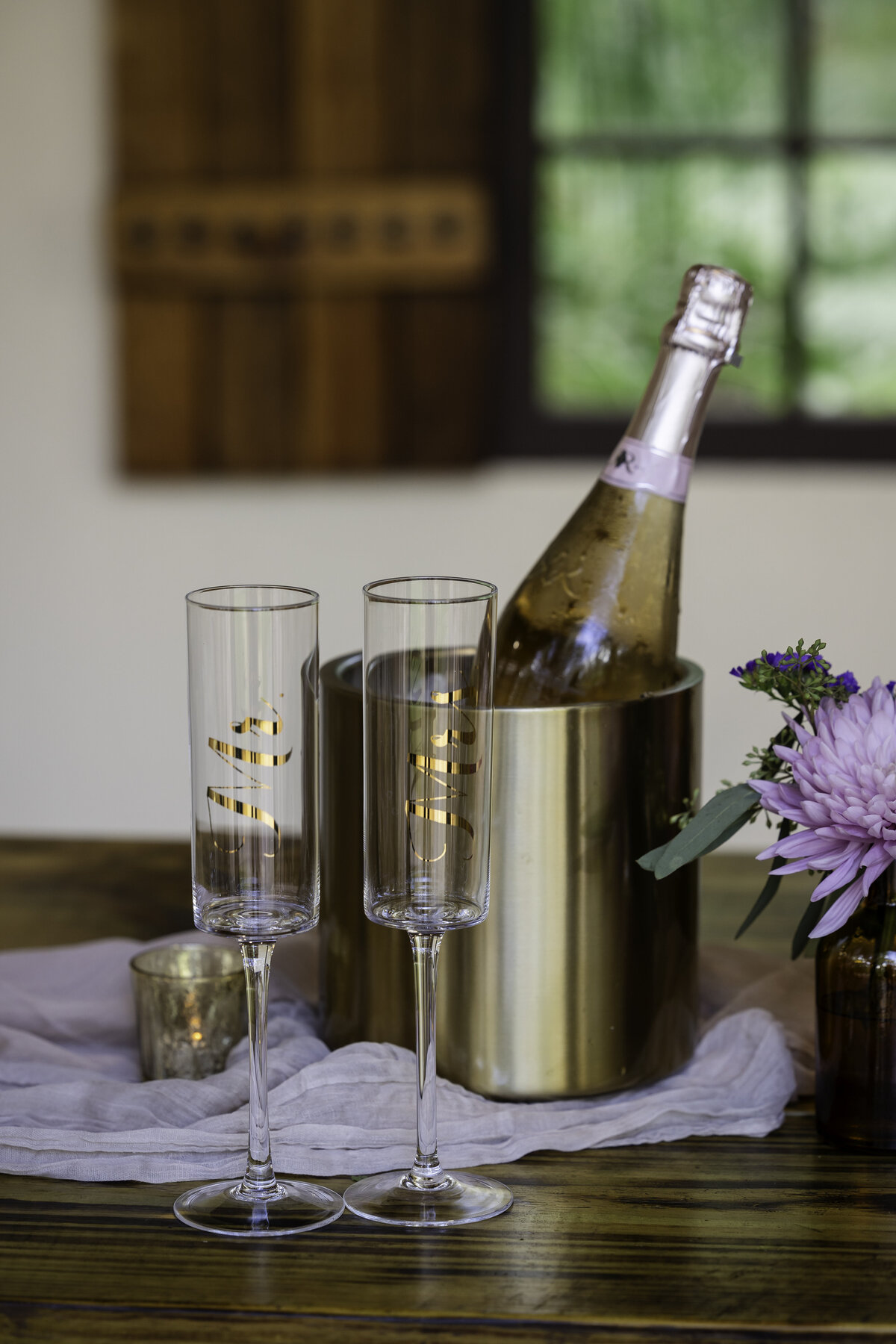 0149-cara-dehart-lewis-photography-del-favero-oasis-tampa-elopement-in-florida-chantilly-chic-celebrations