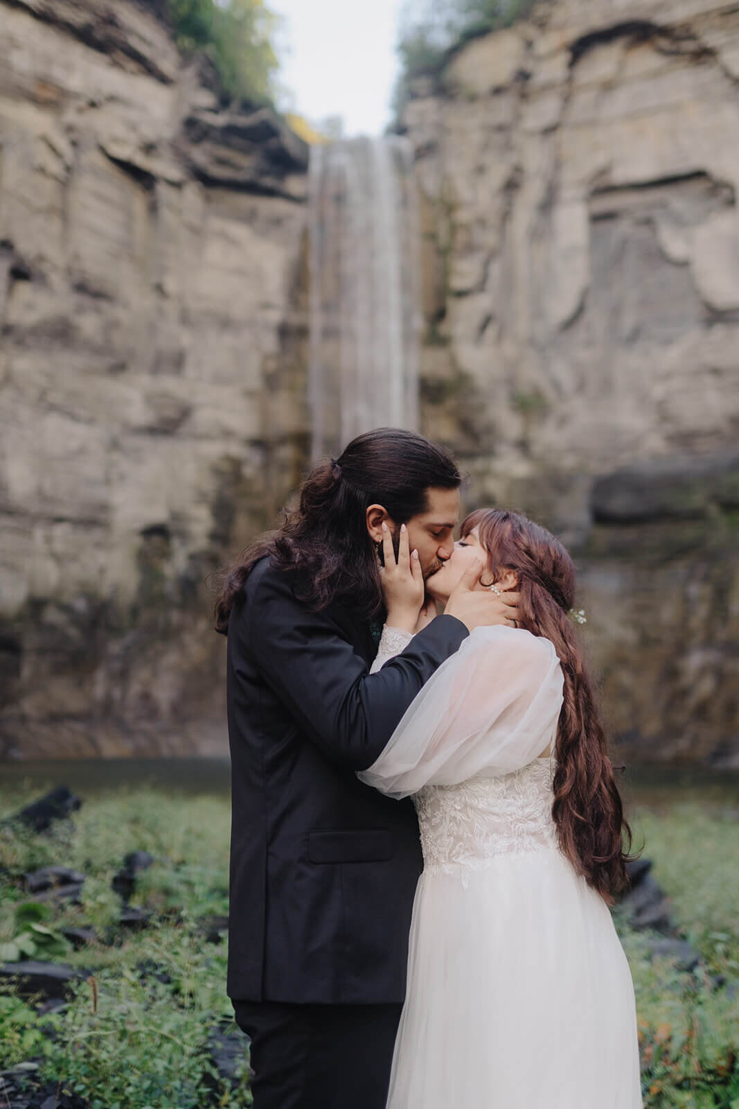 Bride and groom kissing at Finger Lakes wedding, NY