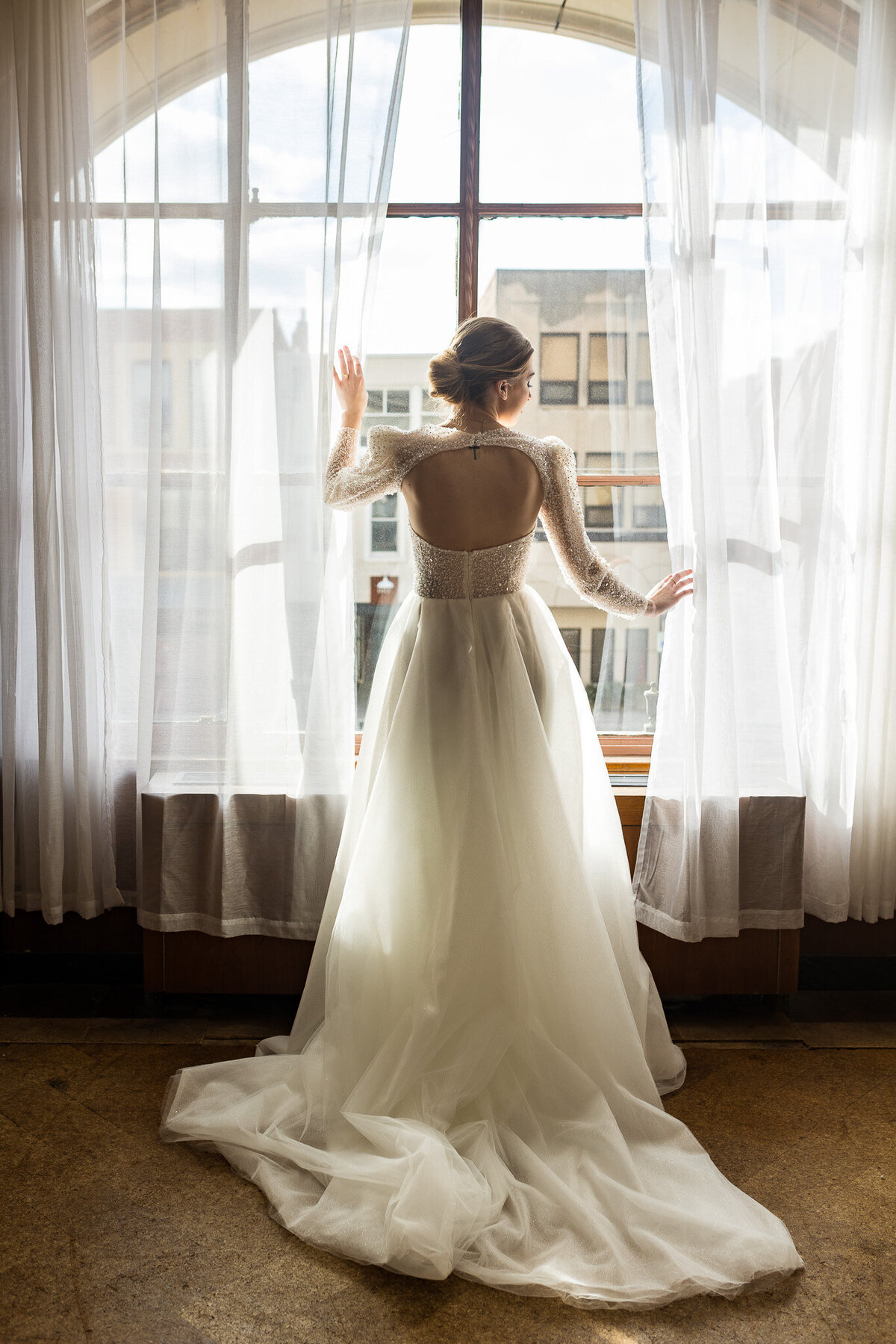 Wedidng at the Treasury Pontiac MI by Savvy Shoots Photography
