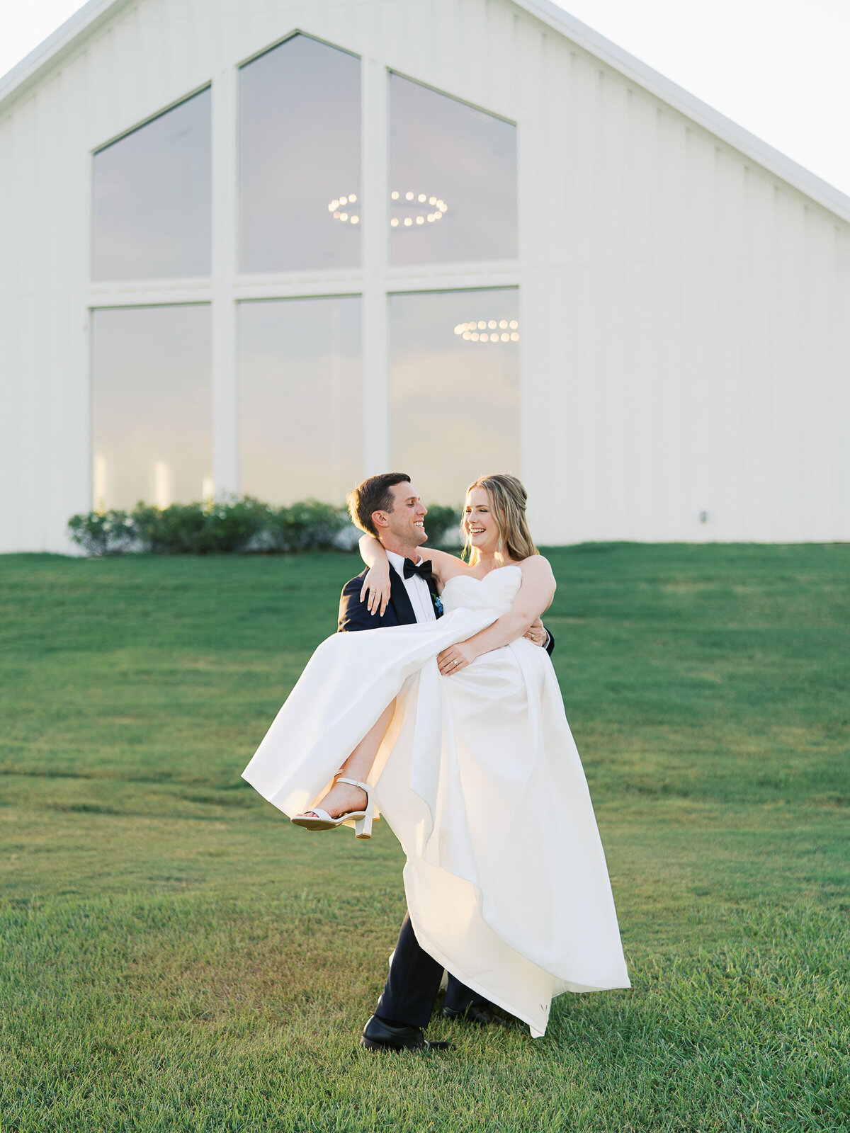 katie-dickey-photo-holubec-thefarmhouse-56