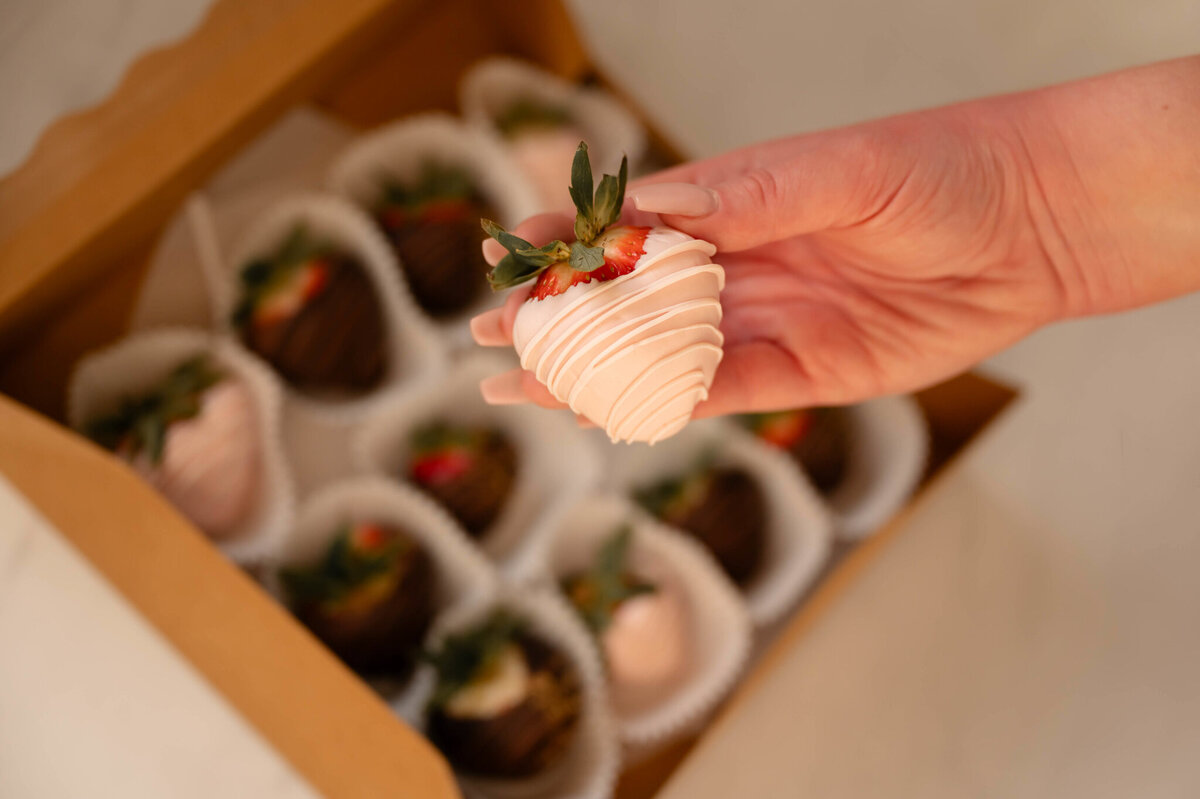 Sweets By Sue, classic cakes and desserts in Lethbridge, Alberta, featured on the Brontë Bride Vendor Guide.
