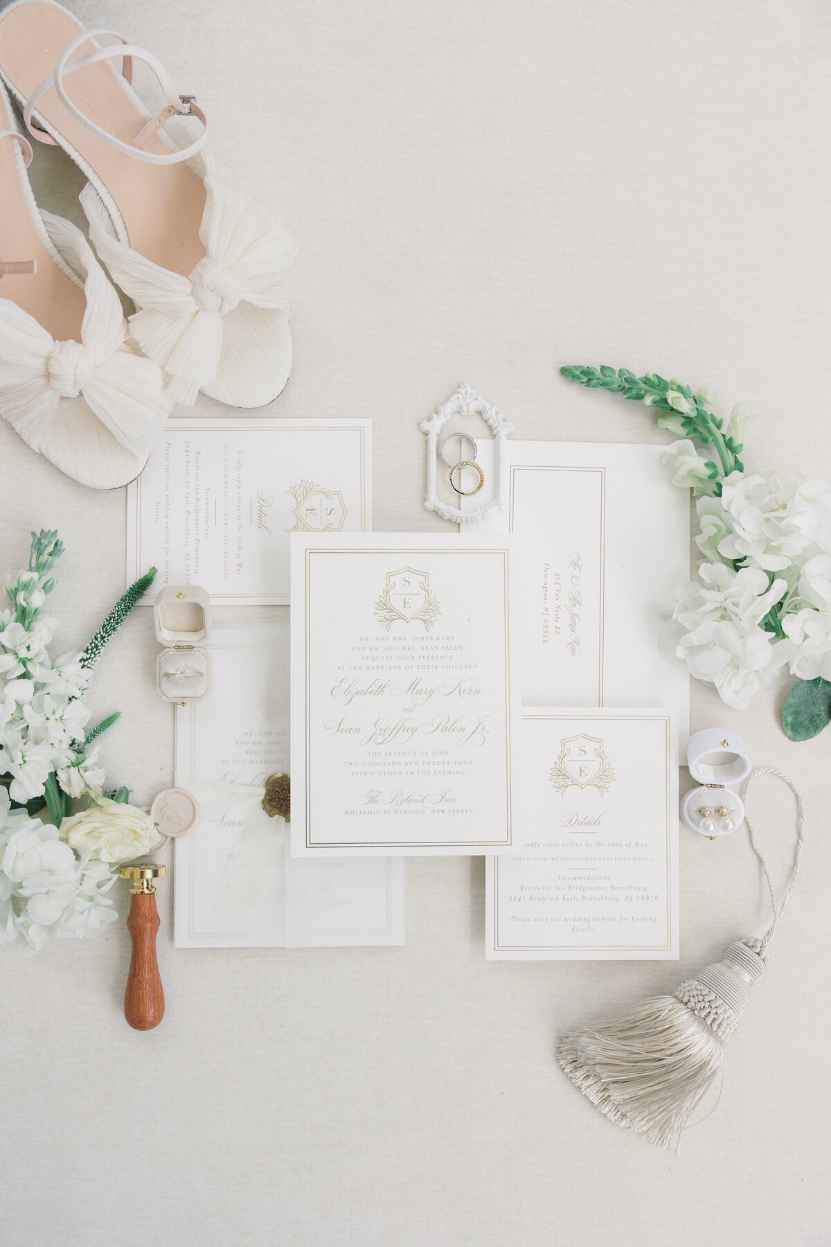 Molly Sue Photography New Jersey + East Coast Wedding Photographer Romantic Imagery Engagement Lifestyle Heirloom Wedding Albums18
