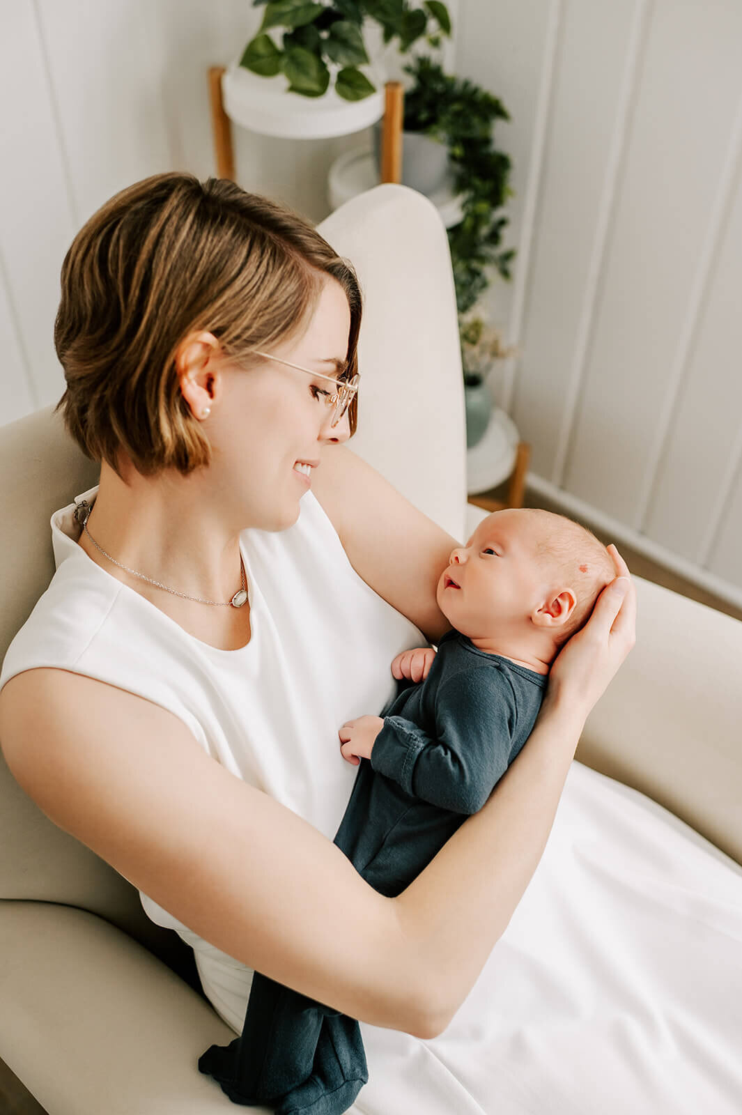 greensboro-newborn-photographer-lifestyle-studio-108