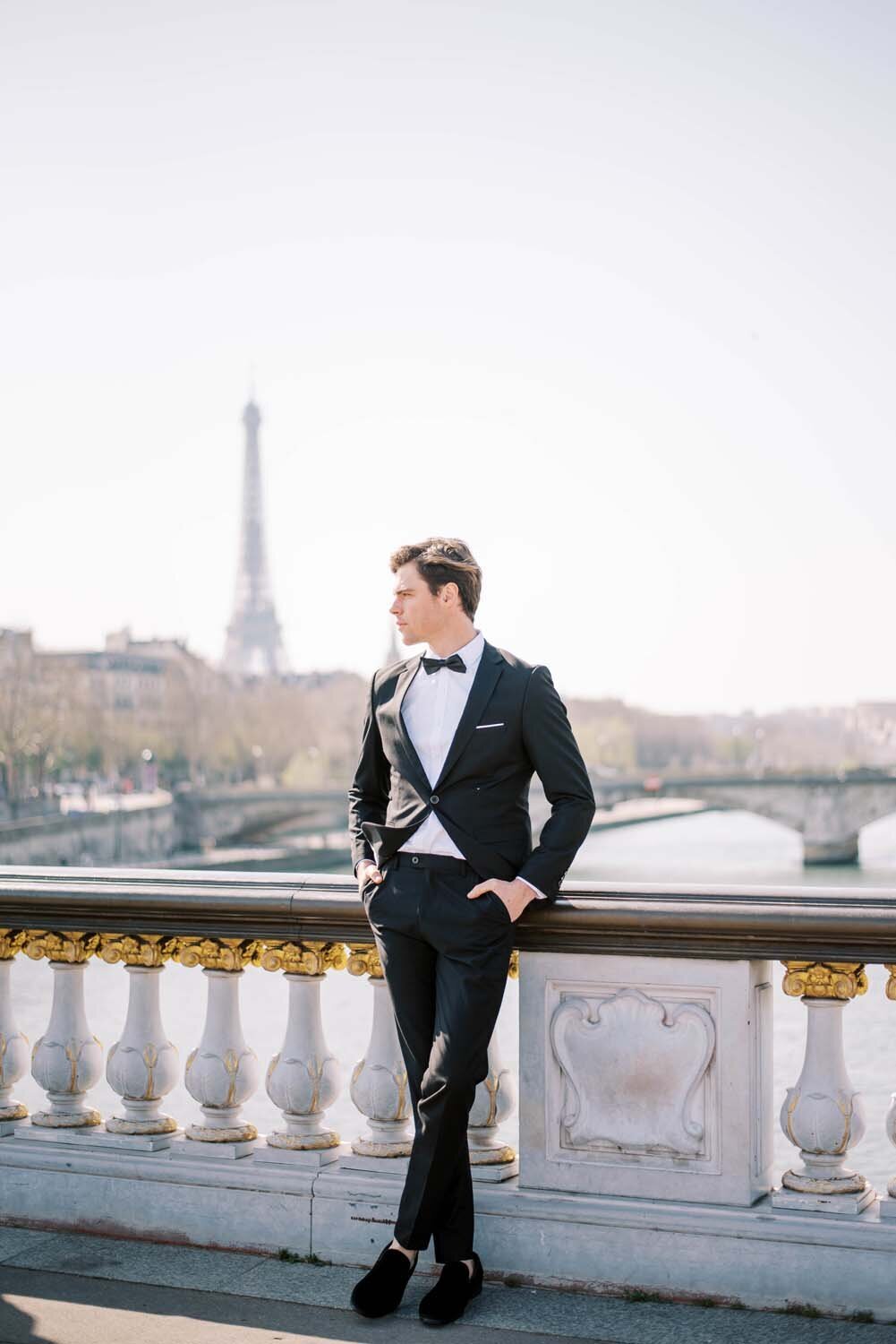Paris wedding elopement on the Seine private boat Veronique Lorre floral designer Ruth Terrero Photography4