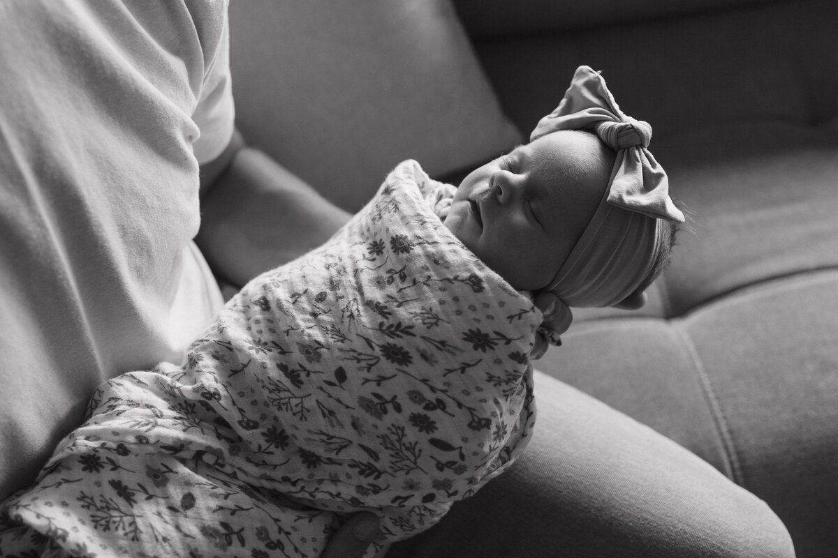 Black and white Indianapolis lifestyle newborn photography