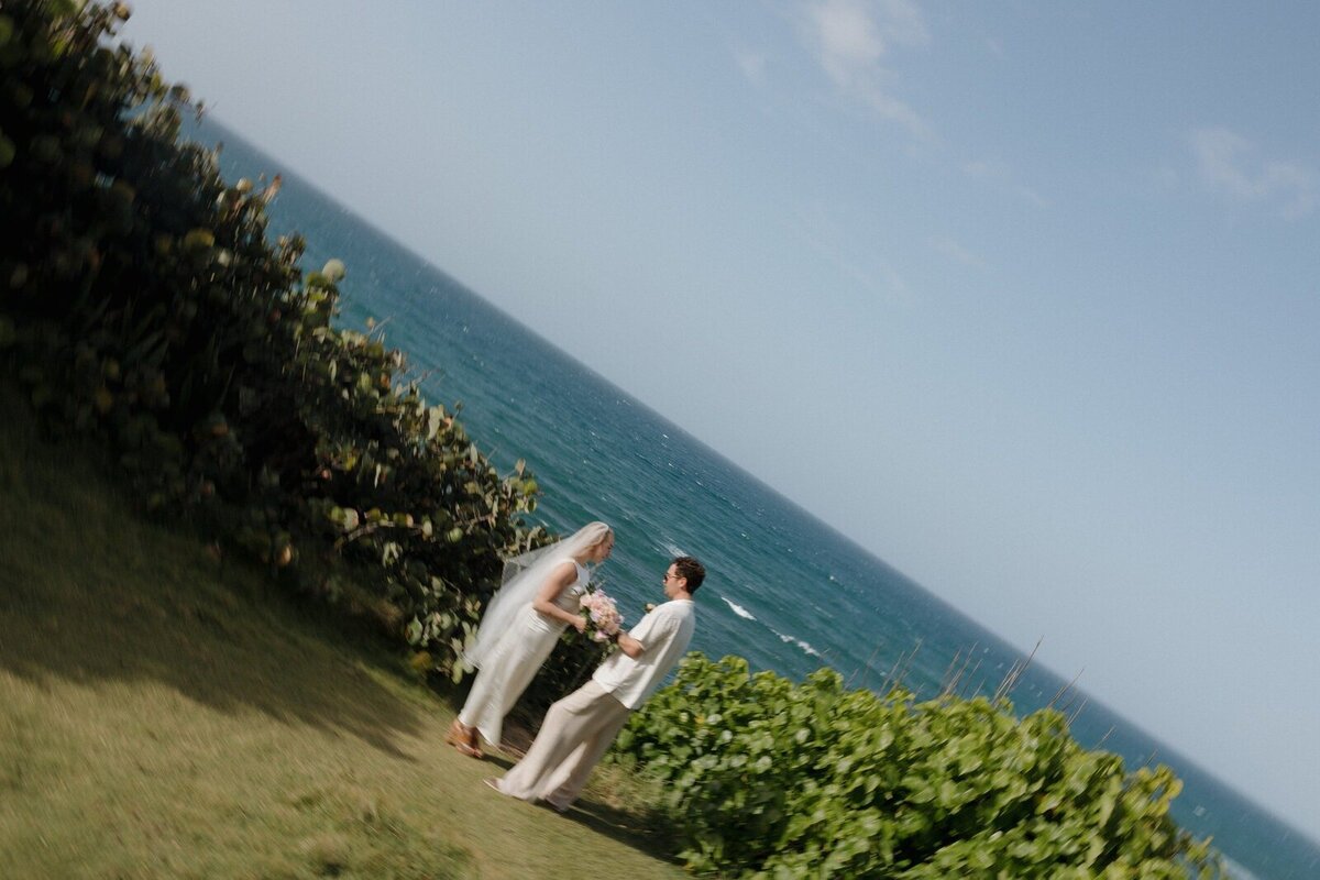 Ocean-side walk captured by San Juan islands wedding photographer

