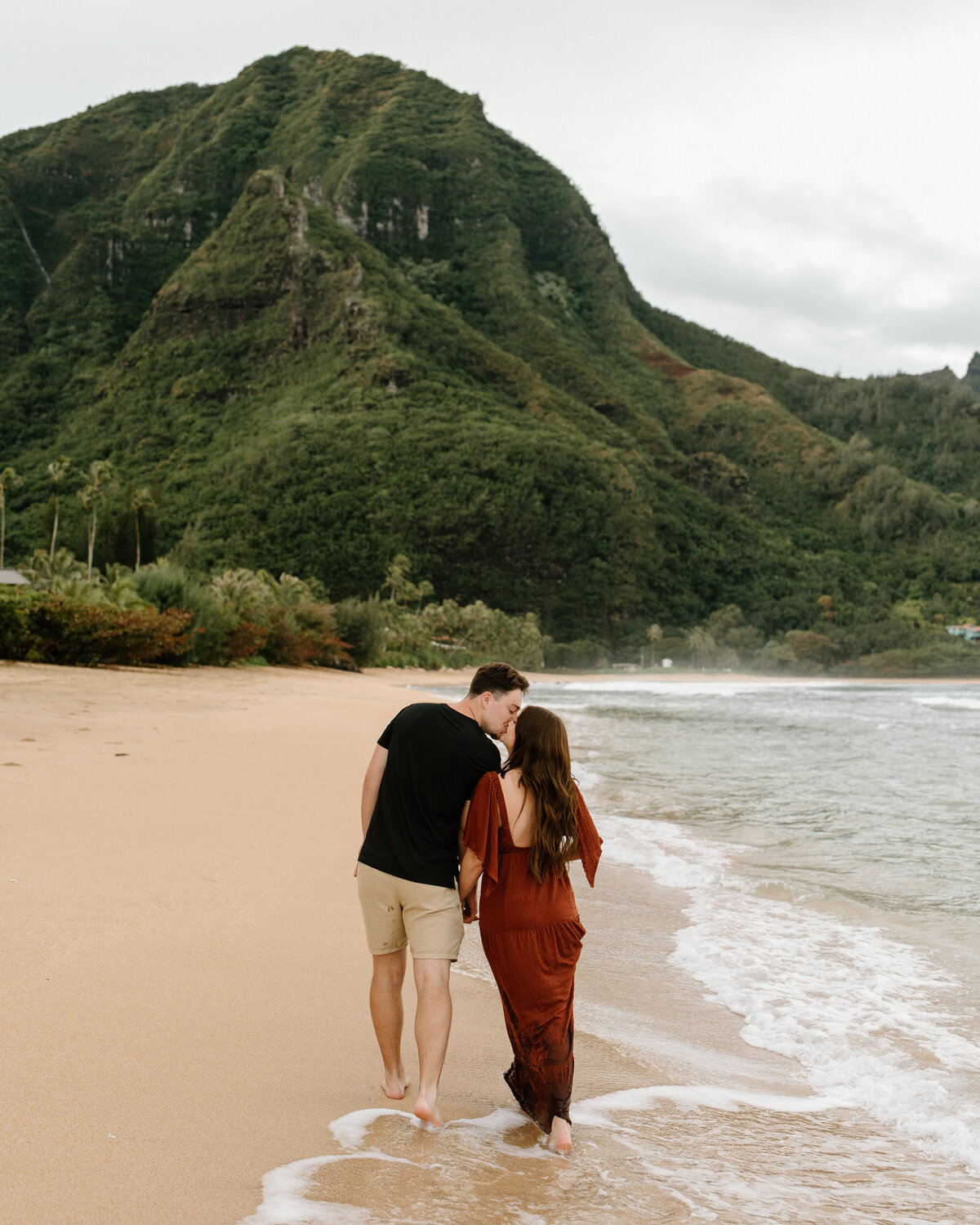tunnels_beach_kauai_hawaii_sunrise_engagement_session_2