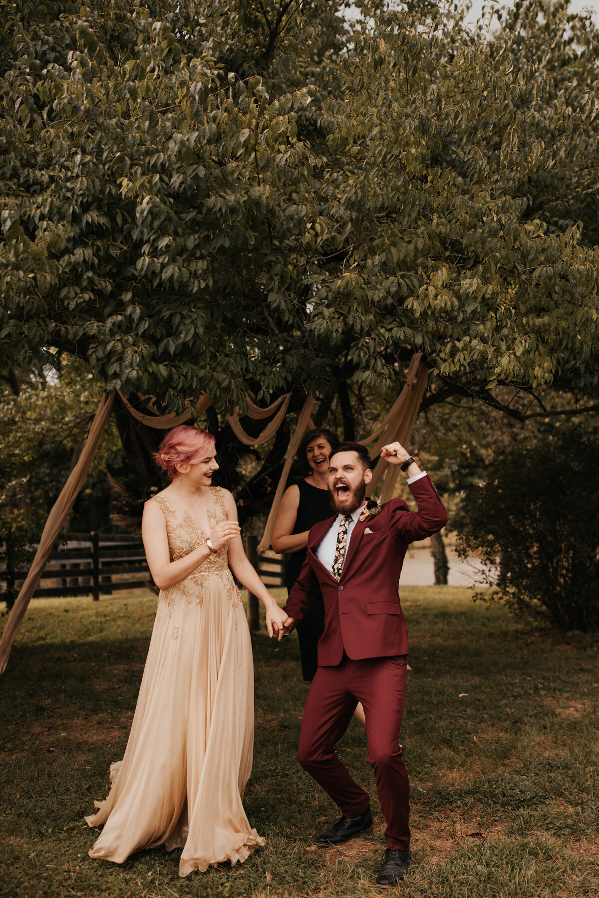 brizzy-rose-and-emma-louisville-wedding-15