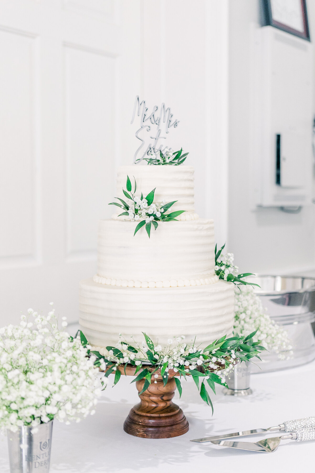 Kentucky spring wedding at my old ky home florals emma v photography wedding party portraits ideas photographer wedding party photos letter reading ceremony